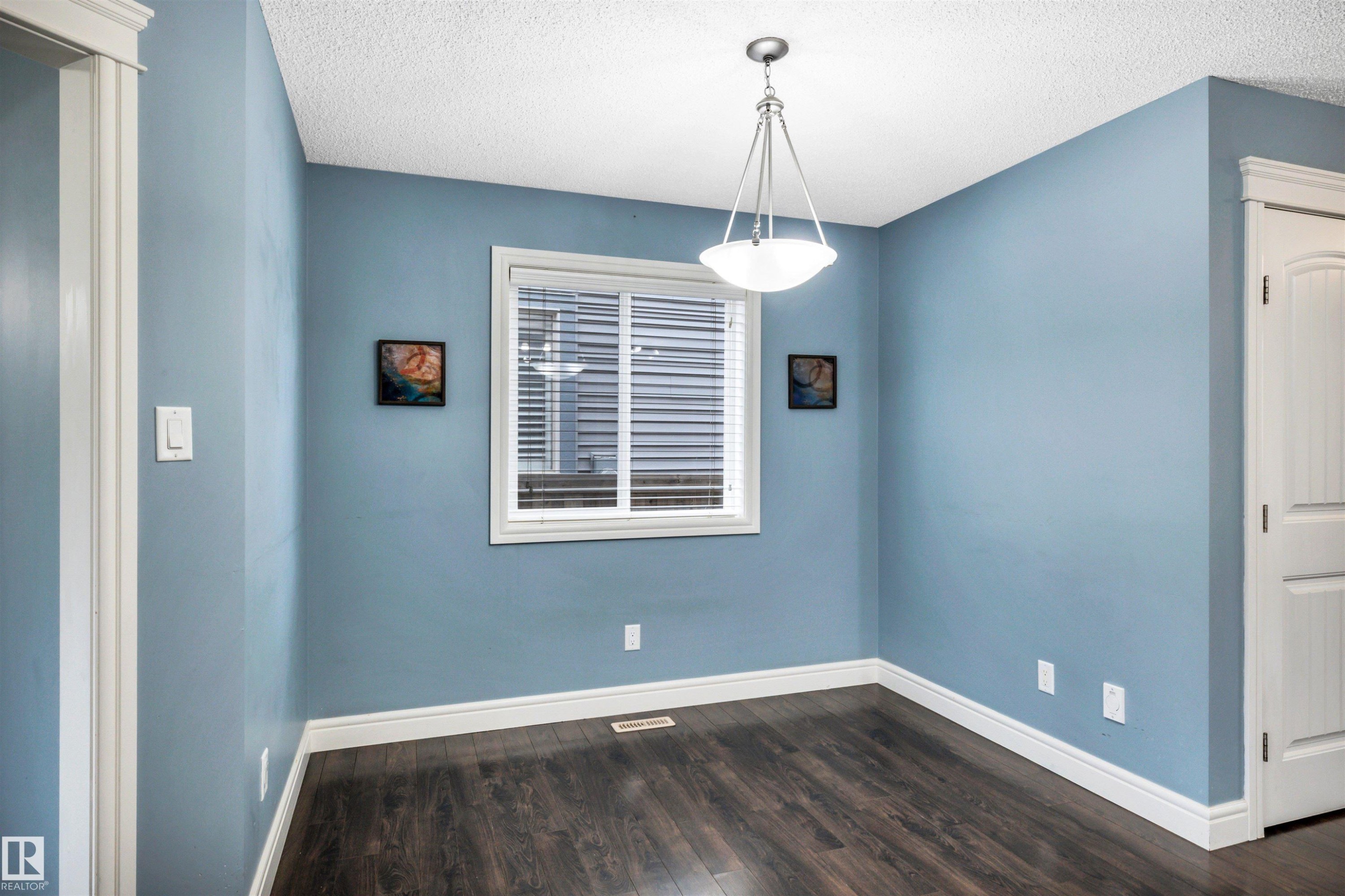 2429 Austin Crescent, Edmonton, AB - Indoor Photo Showing Other Room