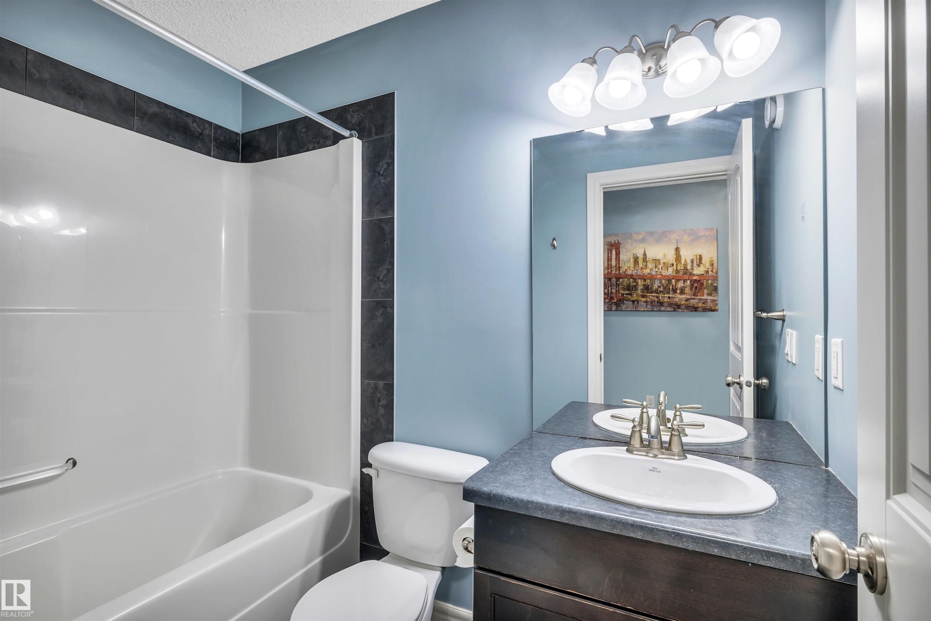 2429 Austin Crescent, Edmonton, AB - Indoor Photo Showing Bathroom
