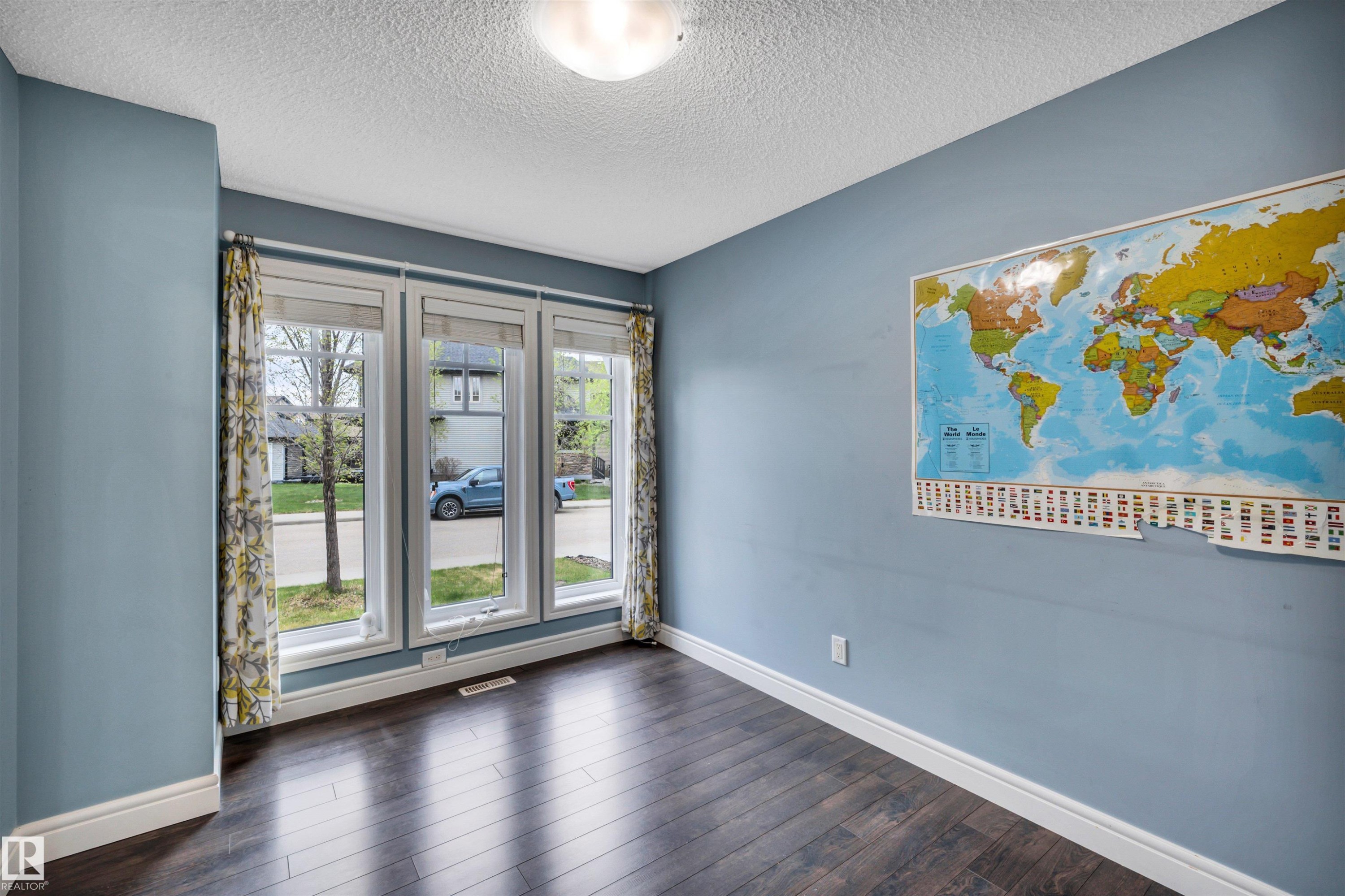 2429 Austin Crescent, Edmonton, AB - Indoor Photo Showing Other Room