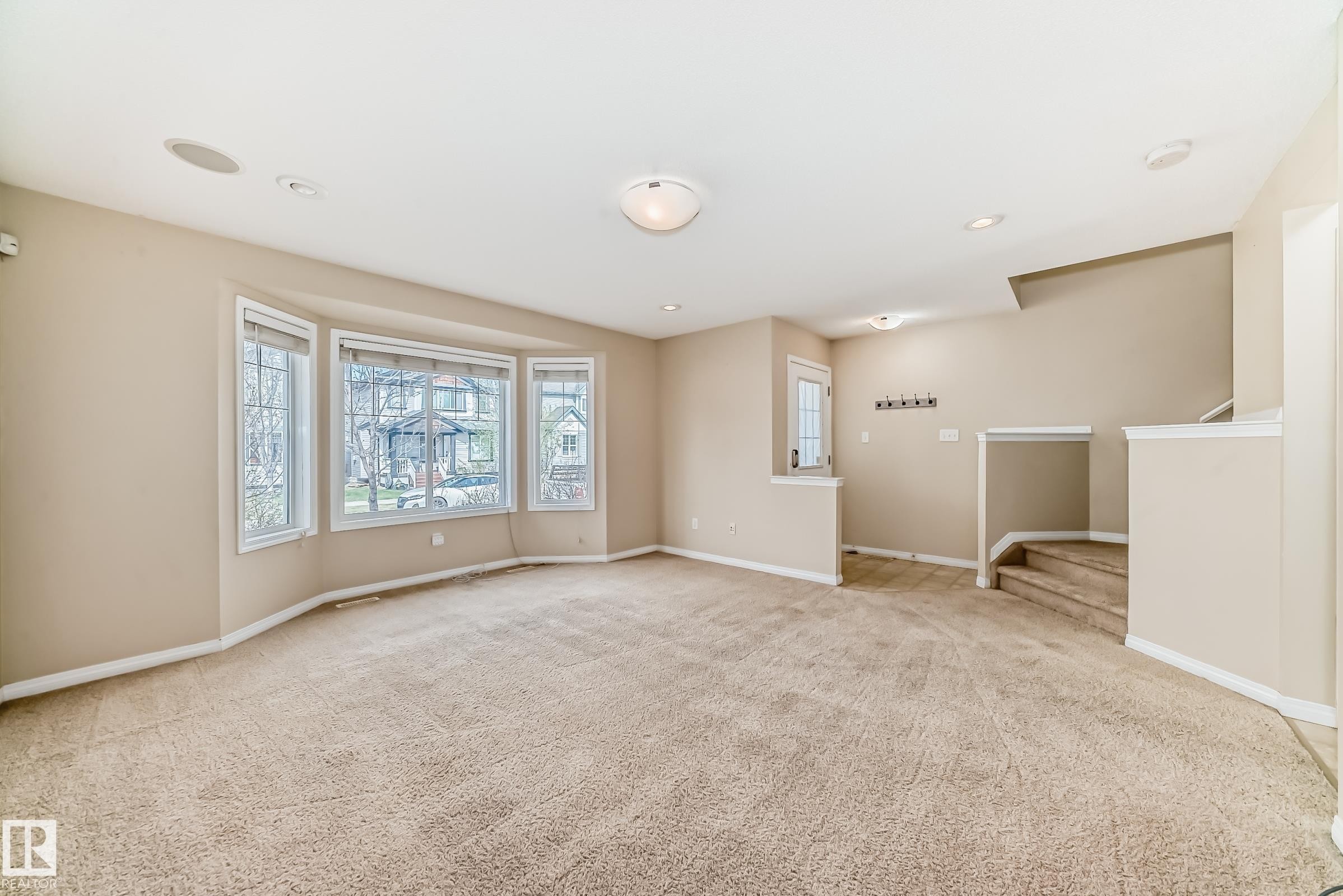 7706 Schmid Crescent, Edmonton, AB - Indoor Photo Showing Other Room