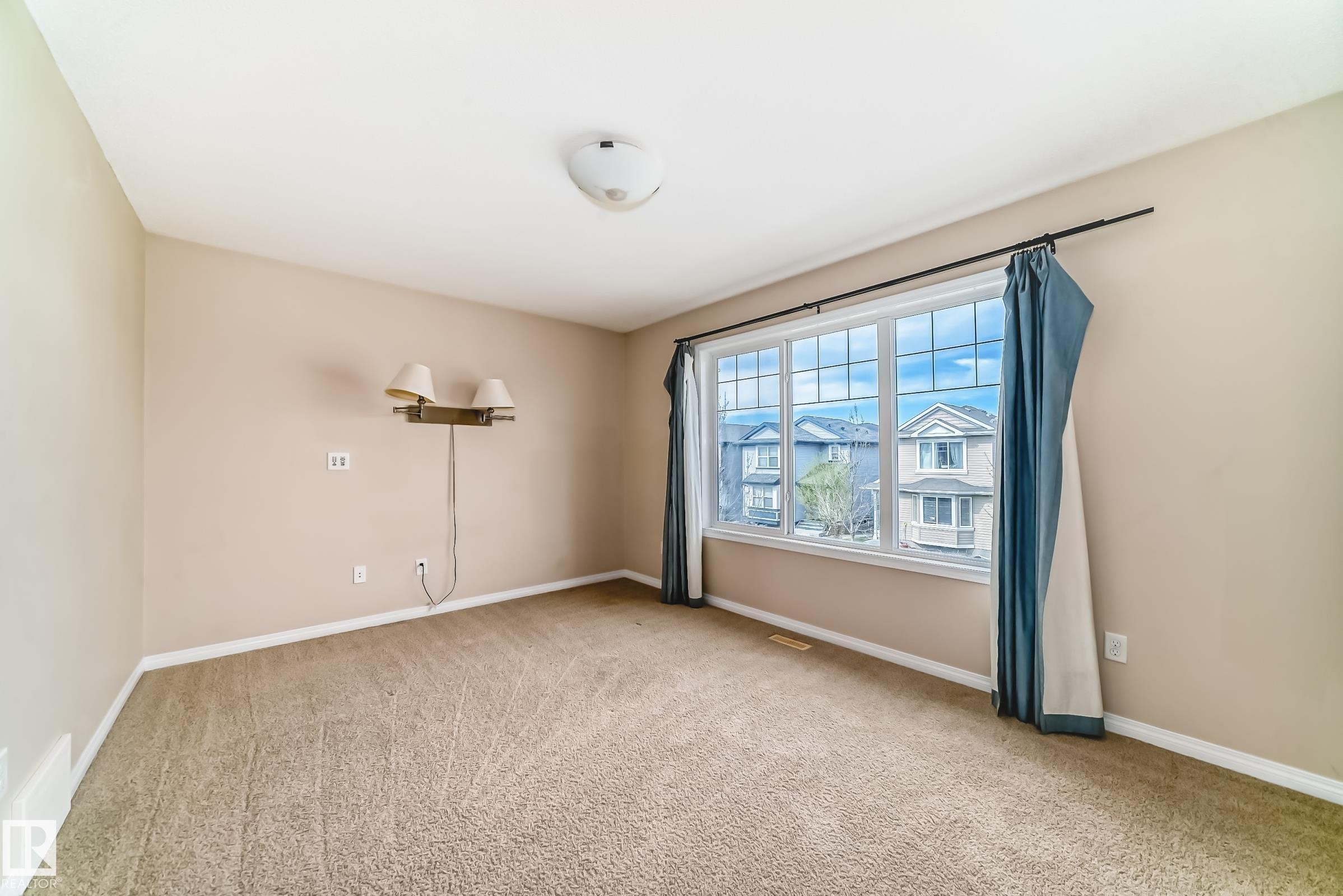 7706 Schmid Crescent, Edmonton, AB - Indoor Photo Showing Other Room