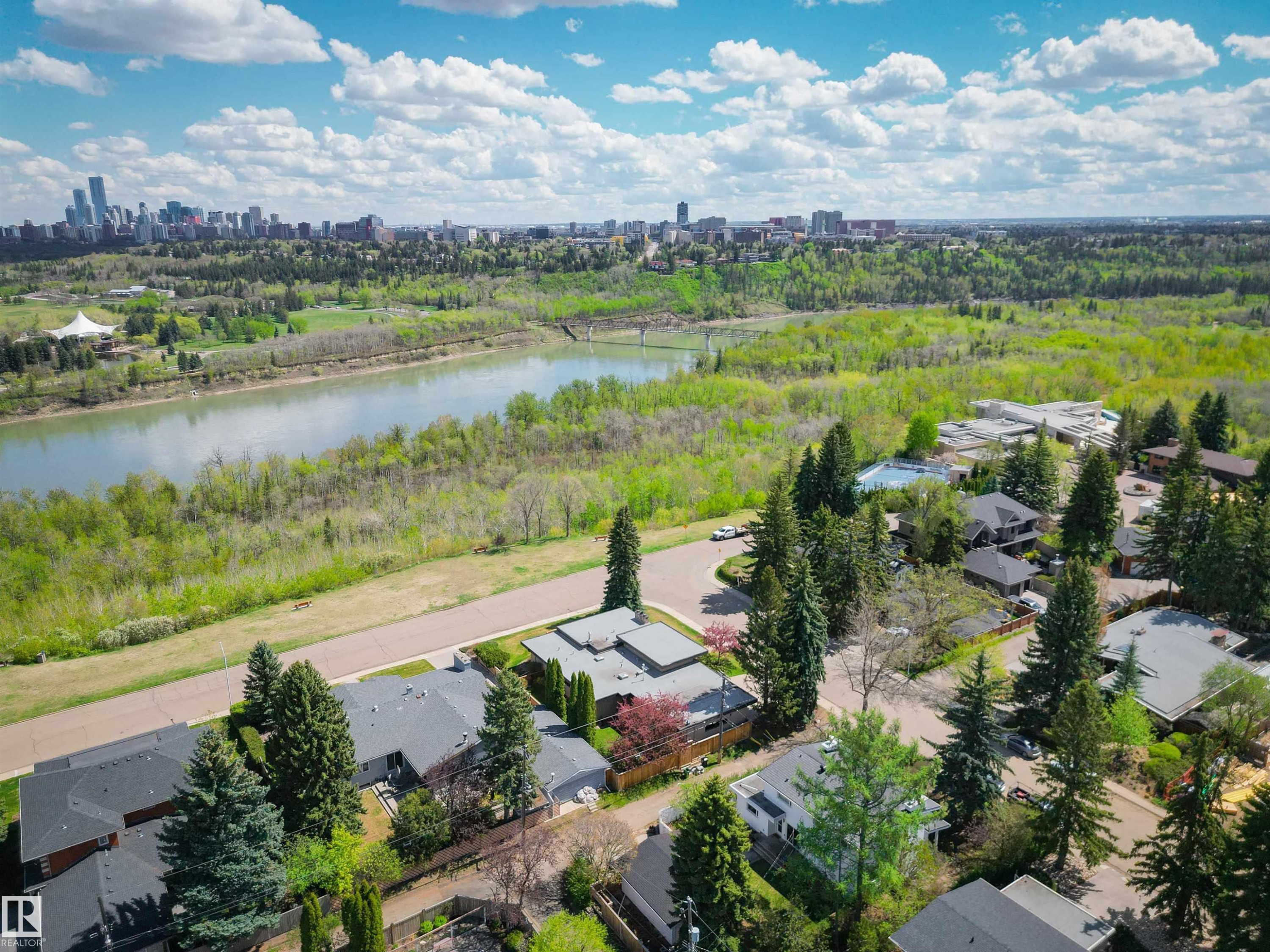 2 Valleyview Crescent Nw, Edmonton, AB
