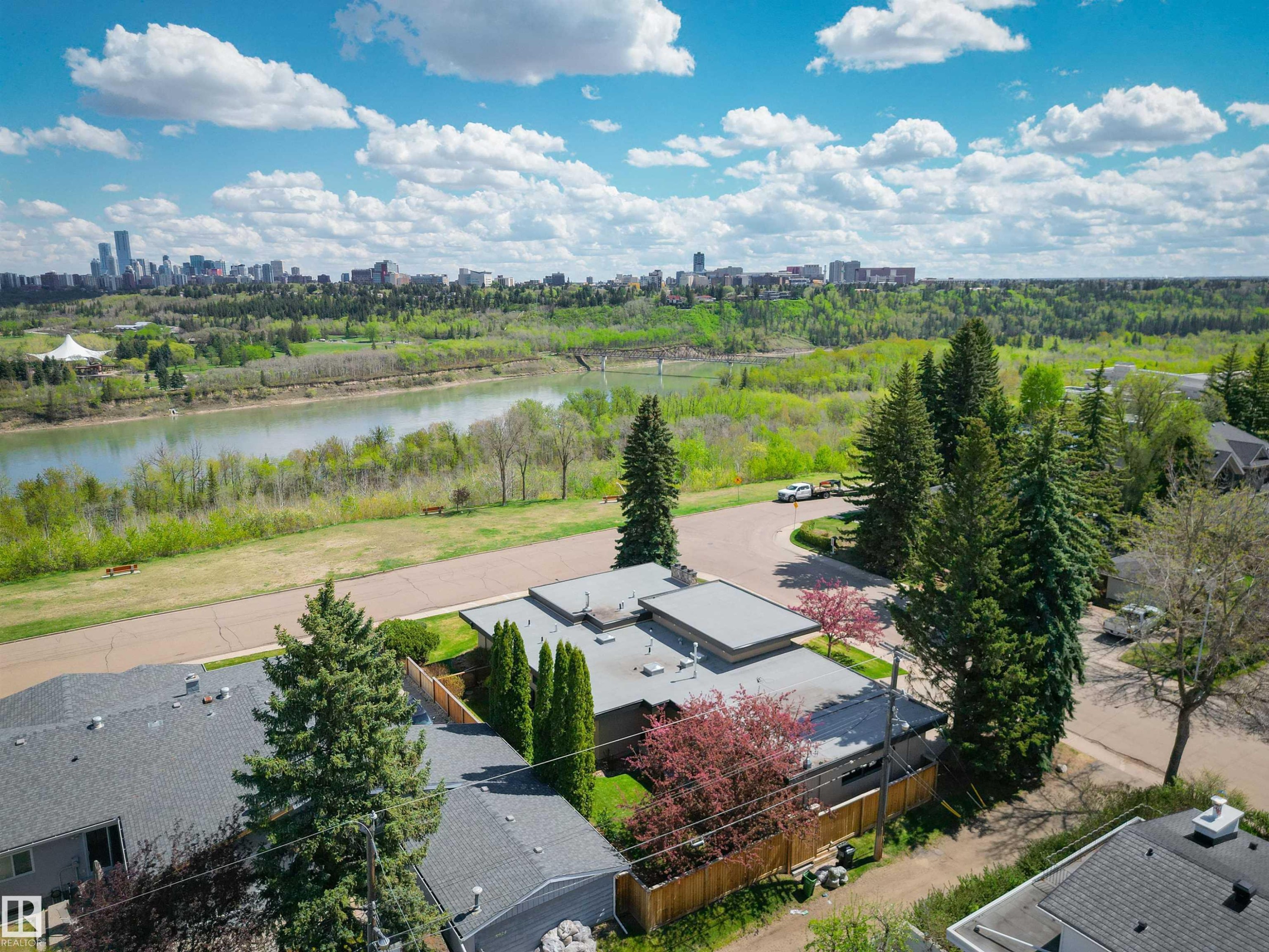 2 Valleyview Crescent Nw, Edmonton, AB
