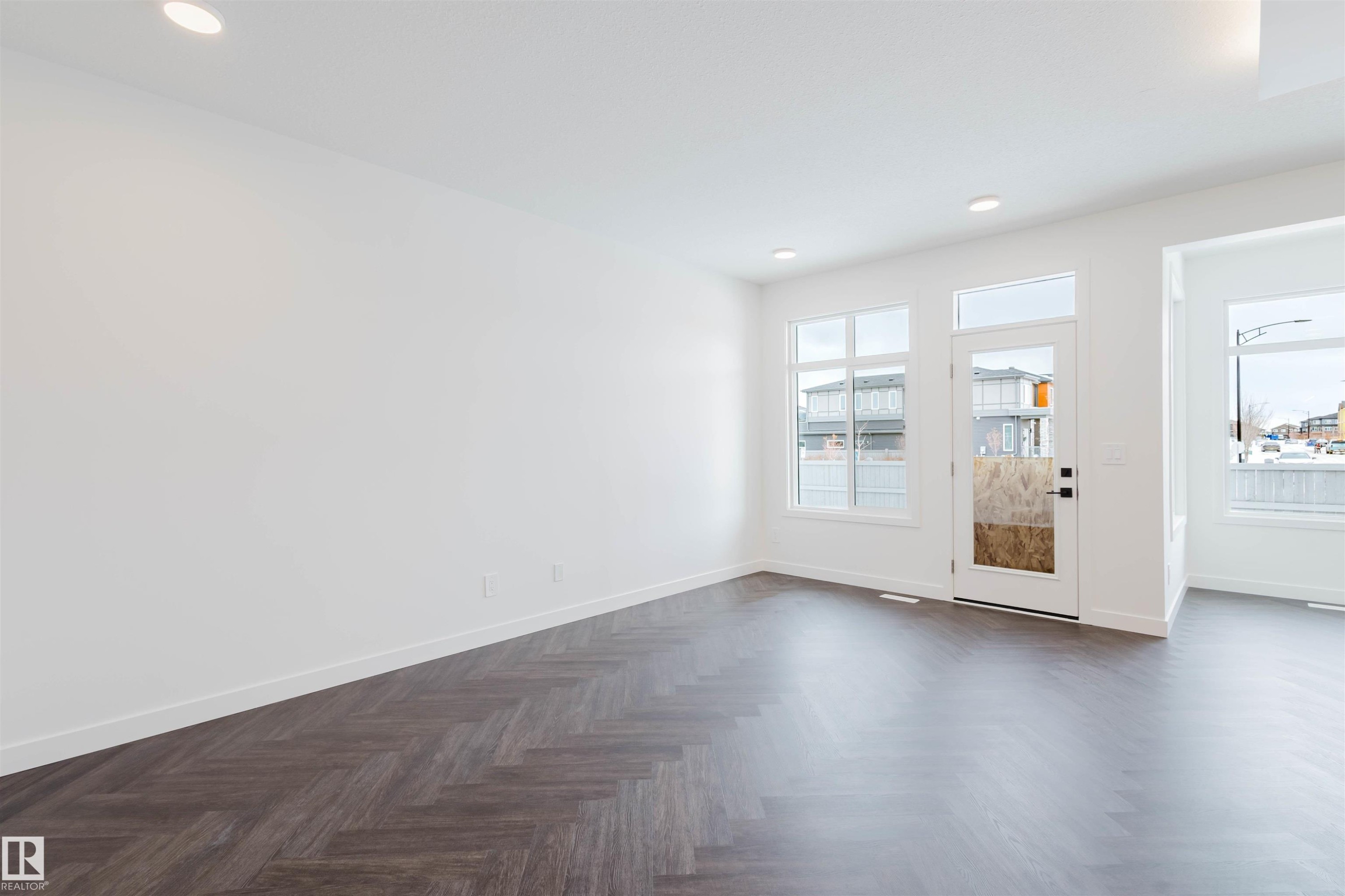 8243 Kiriak Loop Sw, Edmonton, AB - Indoor Photo Showing Other Room