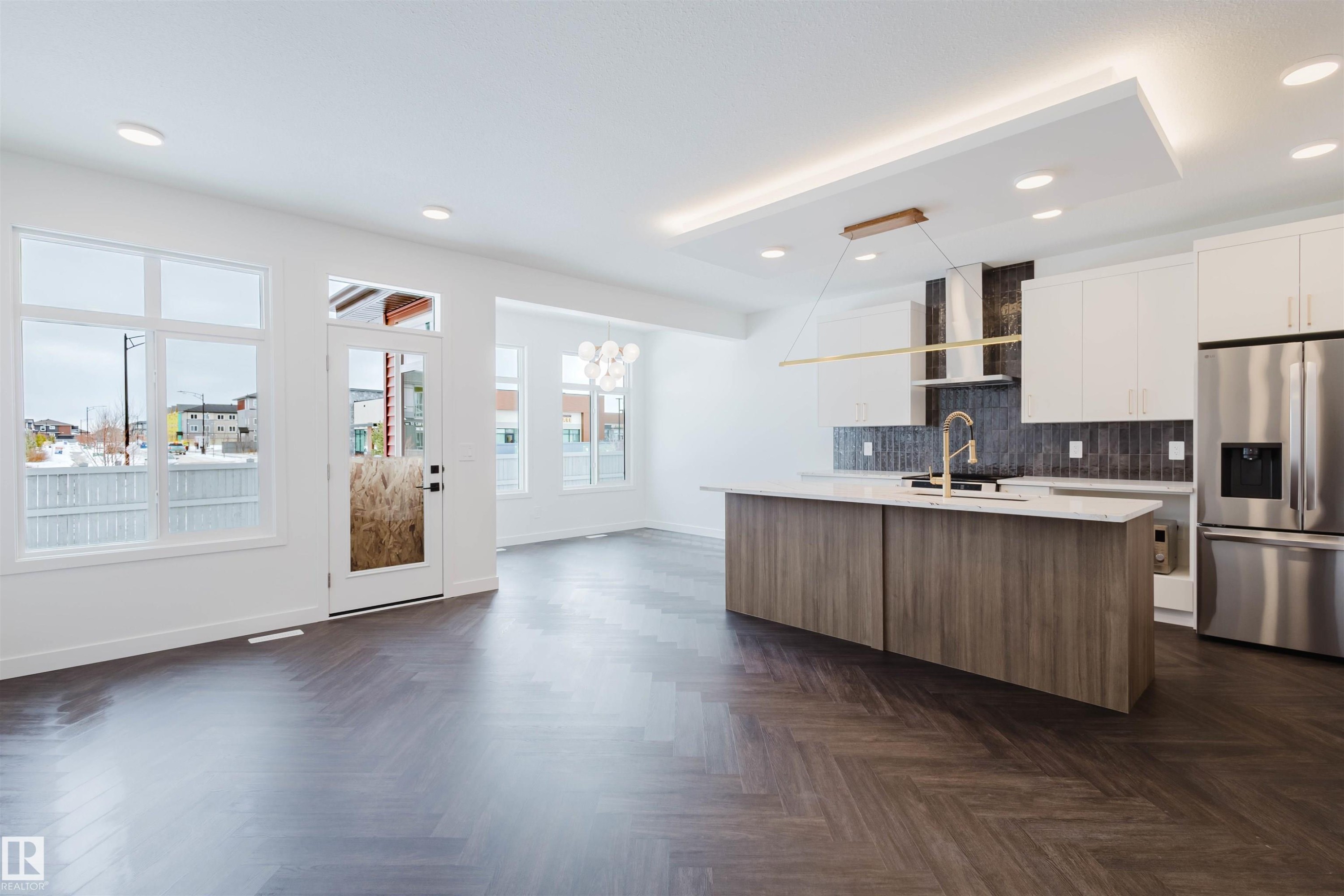 8243 Kiriak Loop Sw, Edmonton, AB - Indoor Photo Showing Kitchen With Stainless Steel Kitchen