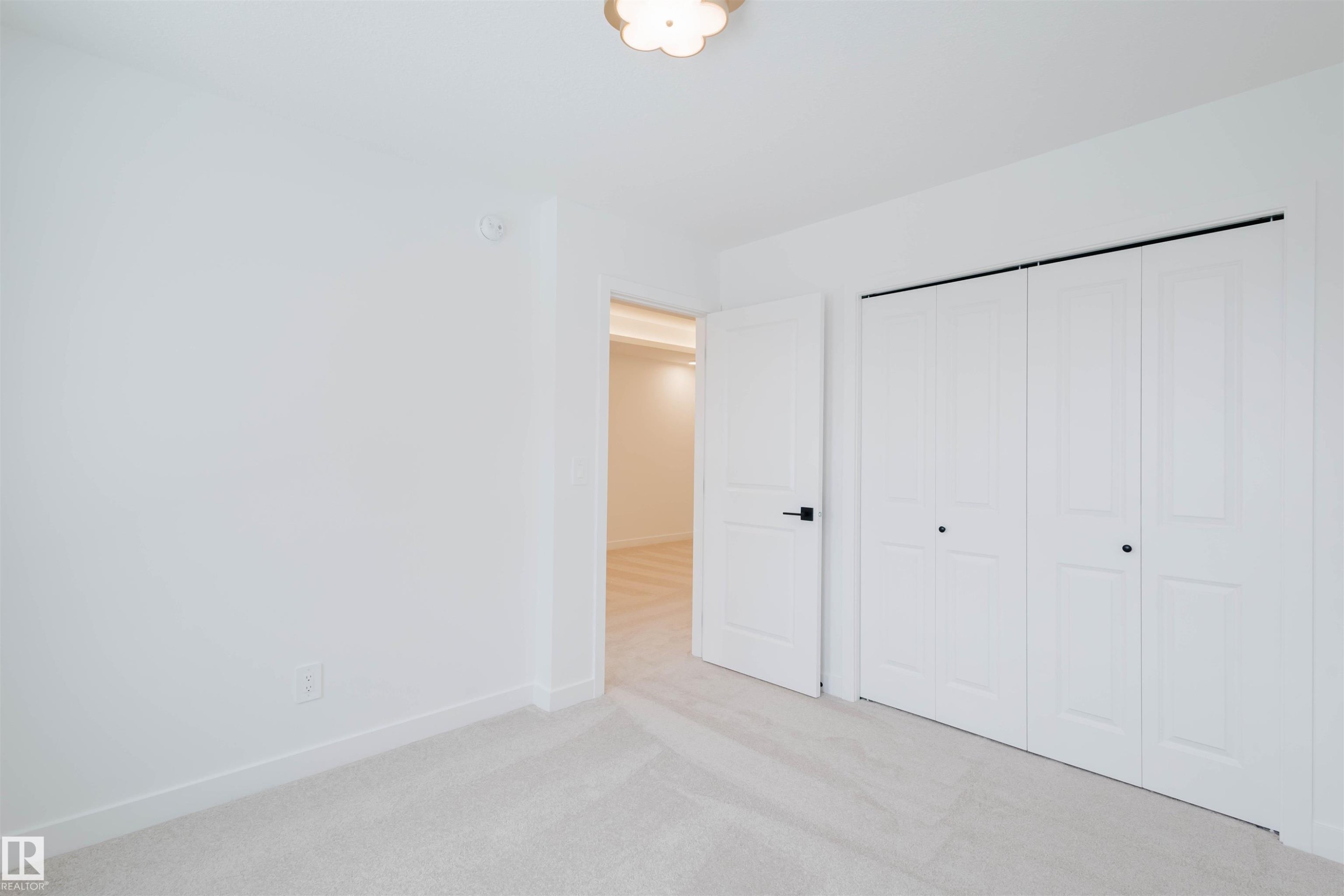 8243 Kiriak Loop Sw, Edmonton, AB - Indoor Photo Showing Other Room