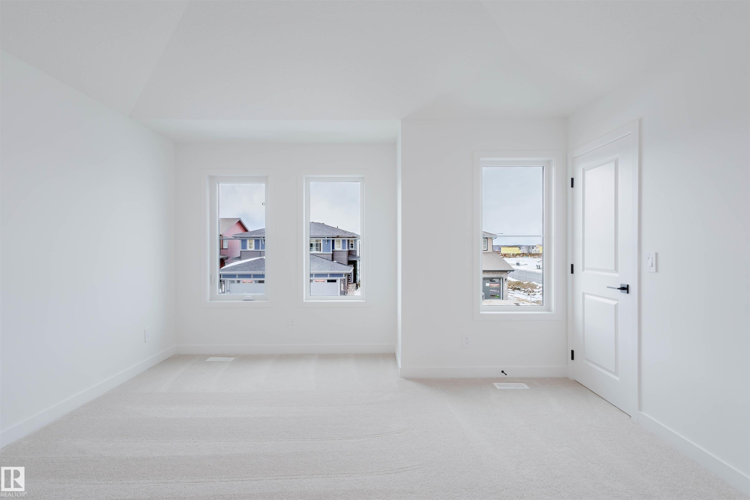 8243 Kiriak Loop Sw, Edmonton, AB - Indoor Photo Showing Other Room