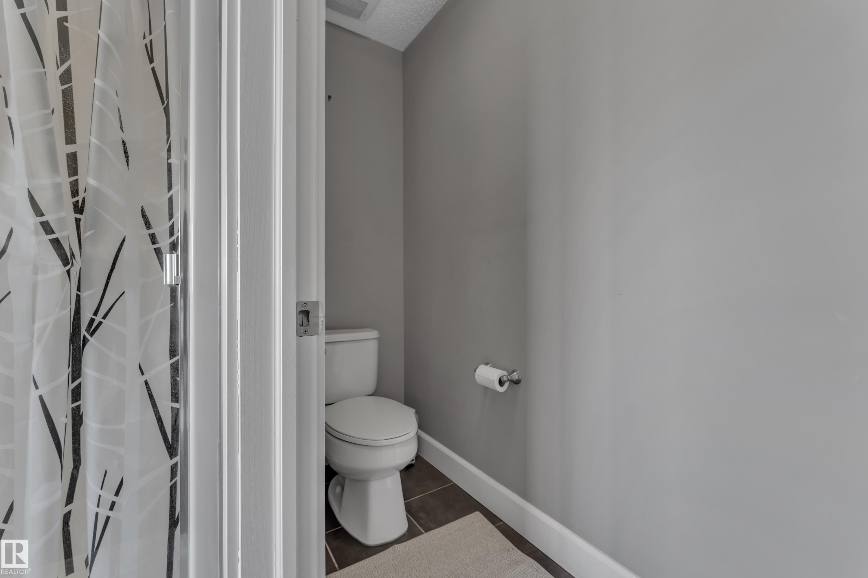 3203 Winspear Crescent, Edmonton, AB - Indoor Photo Showing Bathroom
