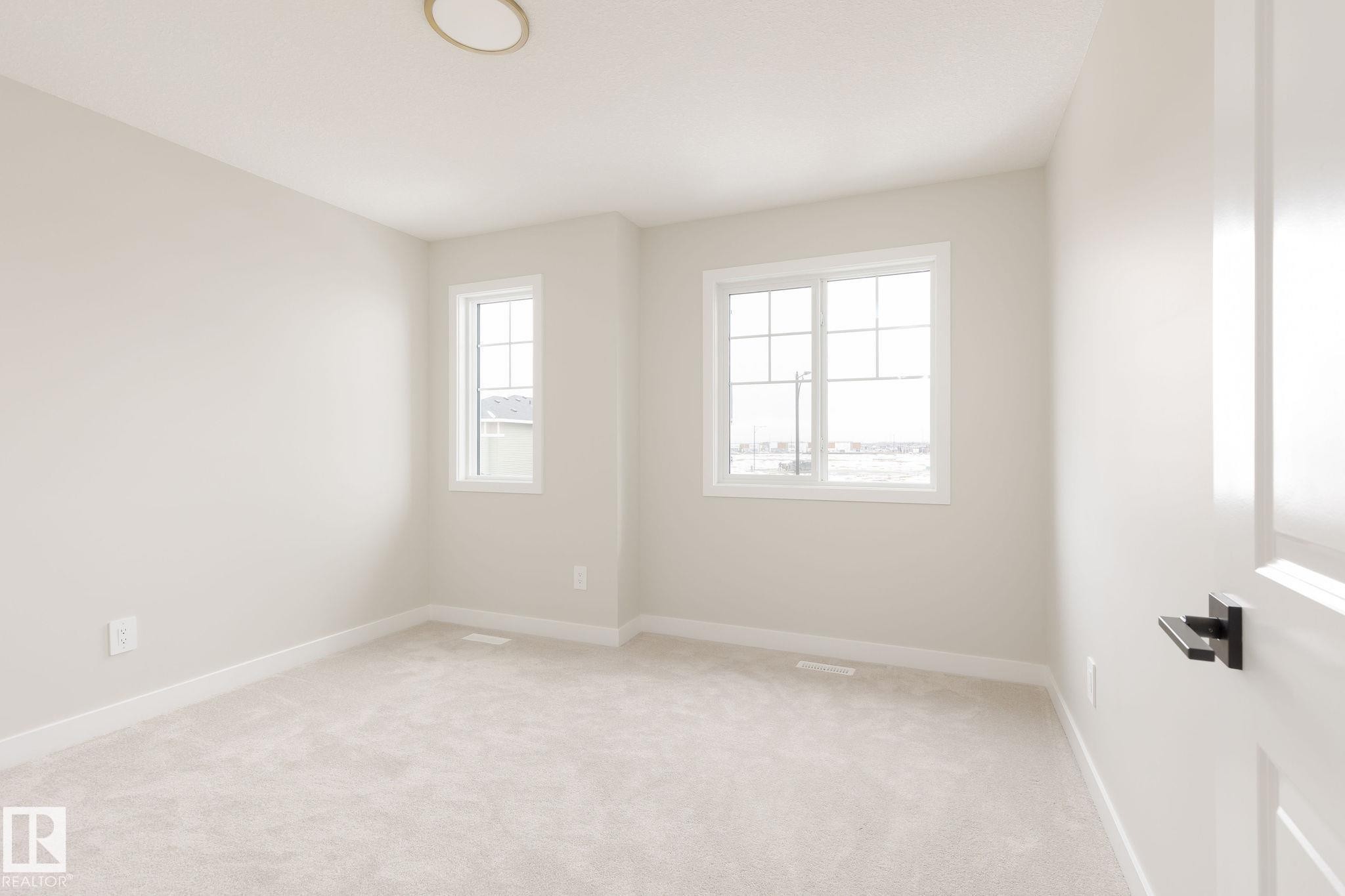 2210 Crossbill Link Nw, Edmonton, AB - Indoor Photo Showing Other Room