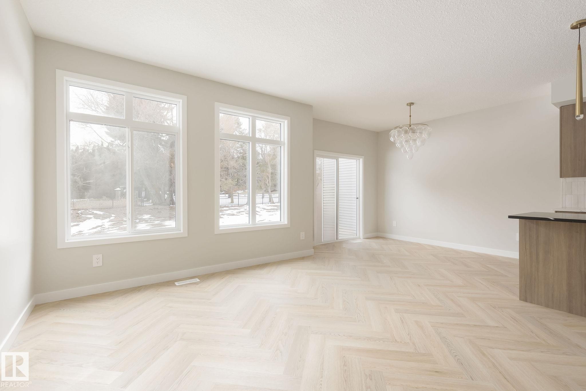 2210 Crossbill Link Nw, Edmonton, AB - Indoor Photo Showing Other Room