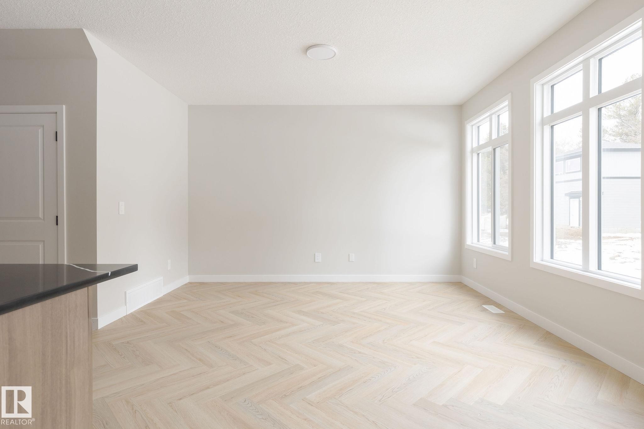 2210 Crossbill Link Nw, Edmonton, AB - Indoor Photo Showing Other Room