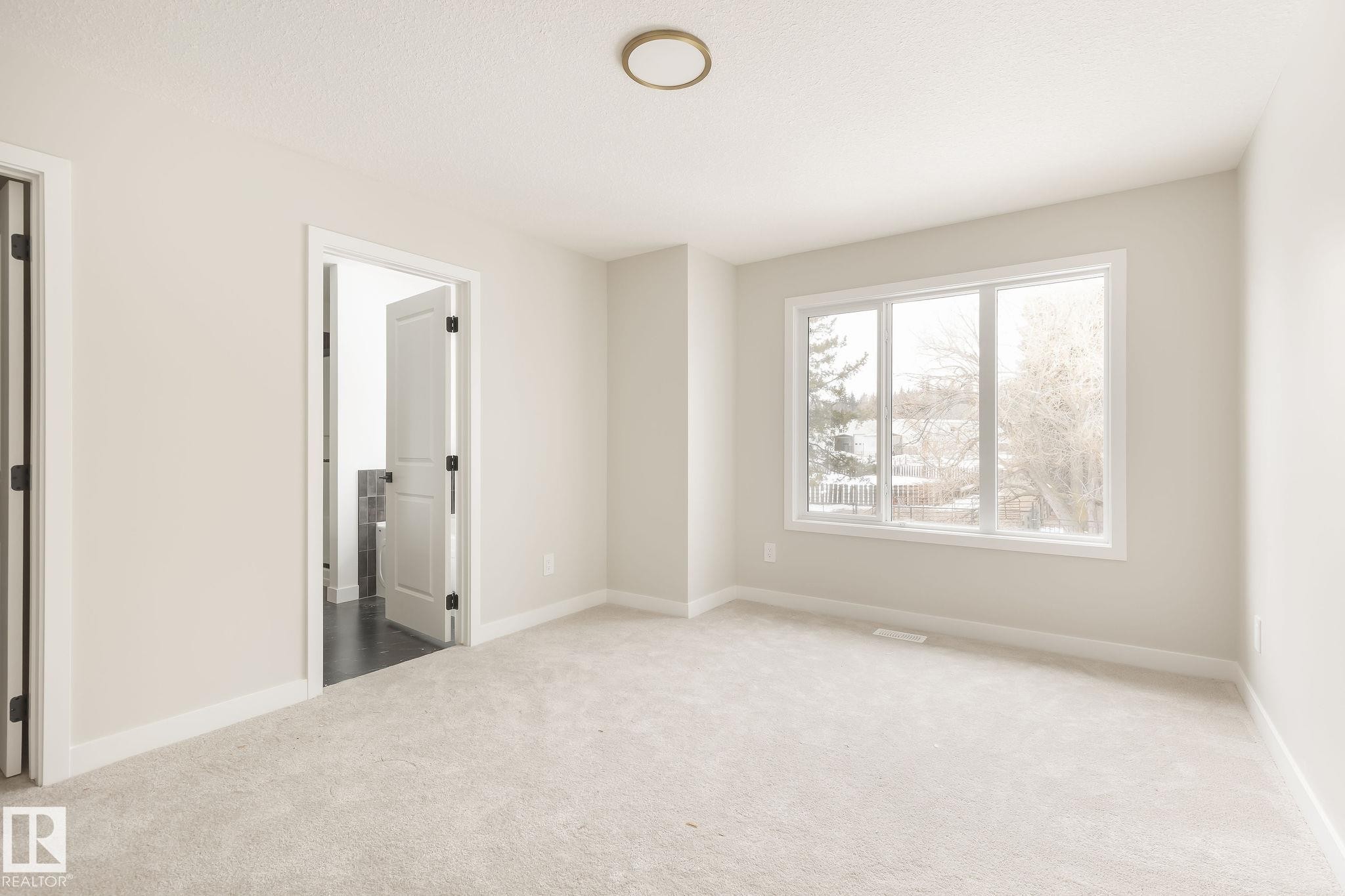 2210 Crossbill Link Nw, Edmonton, AB - Indoor Photo Showing Other Room