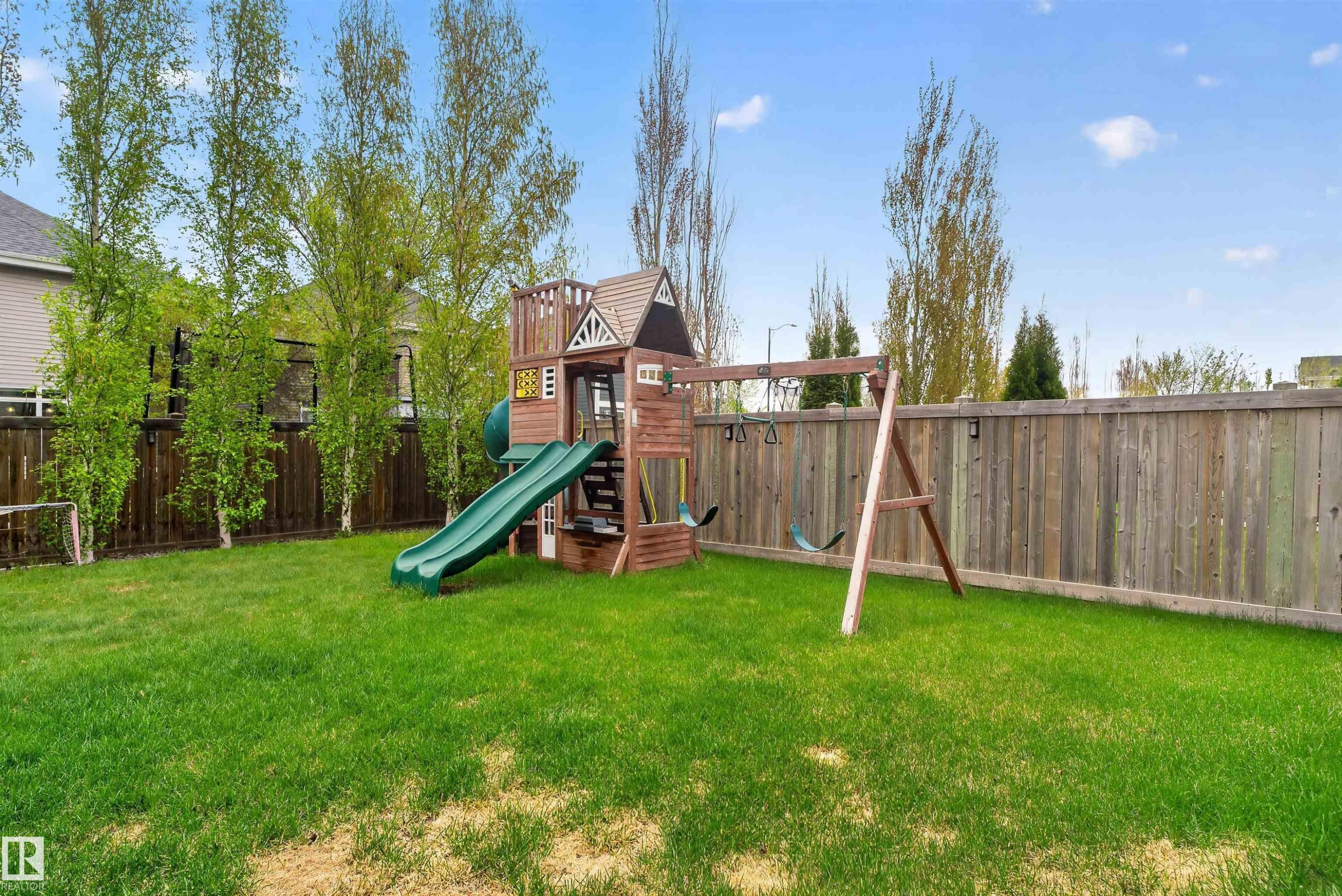 9012 24 Avenue, Edmonton, AB