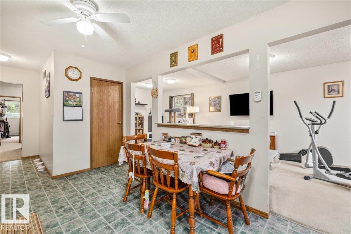 4411 209 Street Nw, Edmonton, AB - Indoor Photo Showing Dining Room