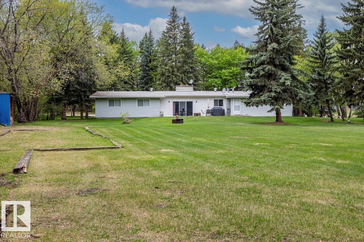 4411 209 Street Nw, Edmonton, AB - Outdoor