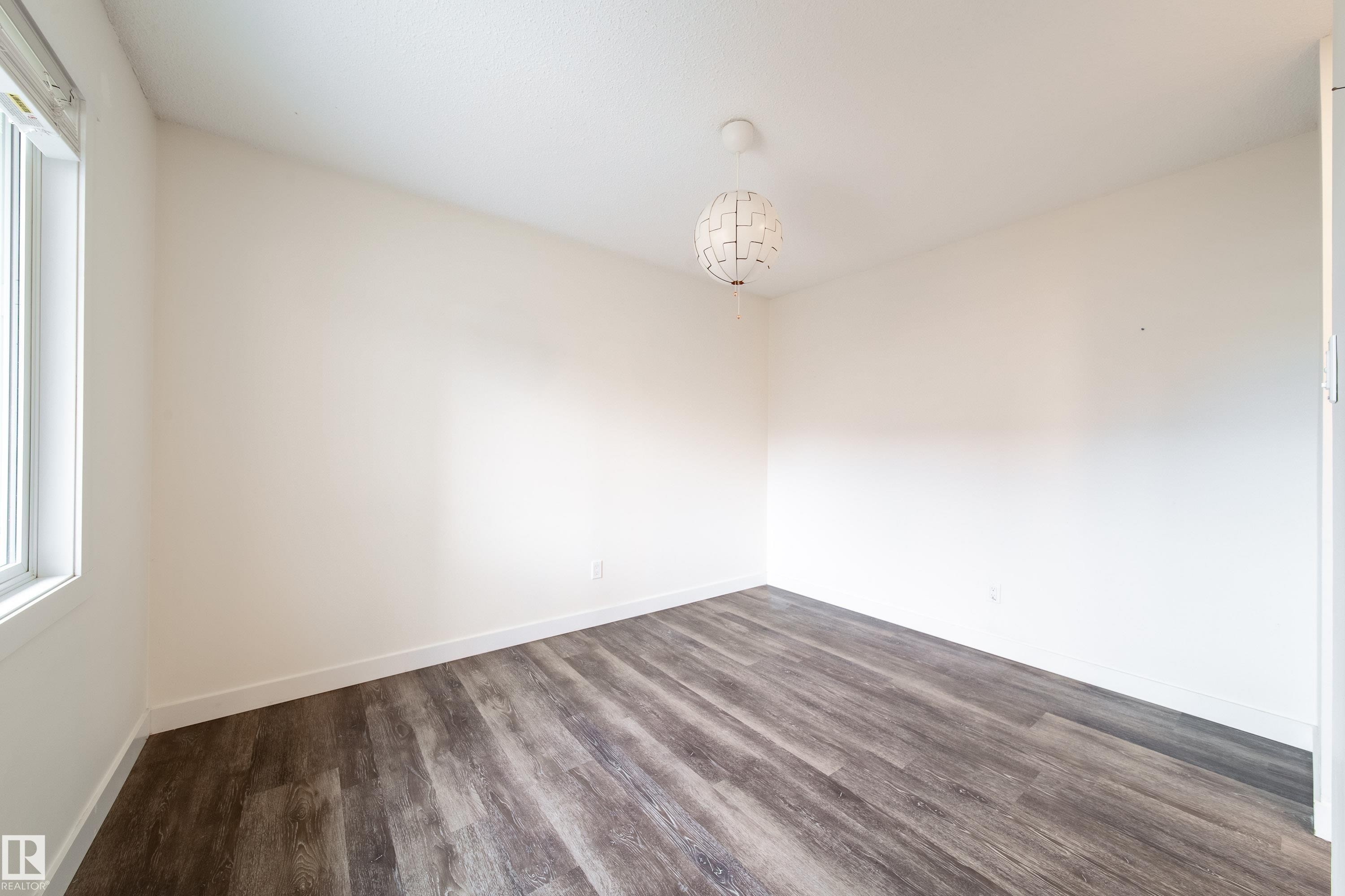 5642 148 Street, Edmonton, AB - Indoor Photo Showing Other Room
