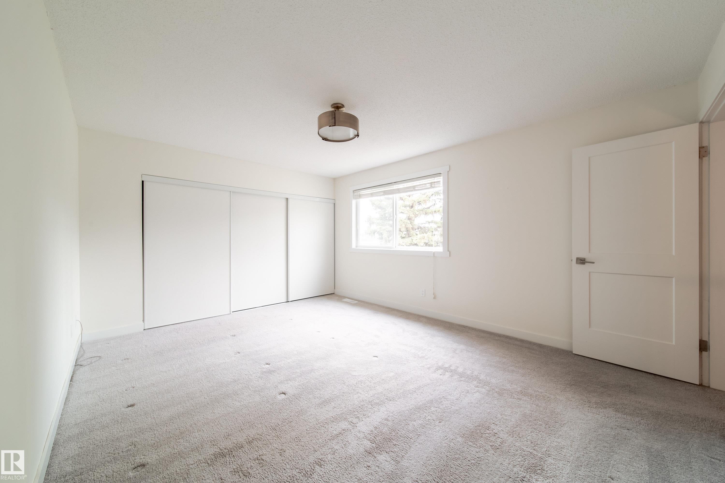5642 148 Street, Edmonton, AB - Indoor Photo Showing Other Room