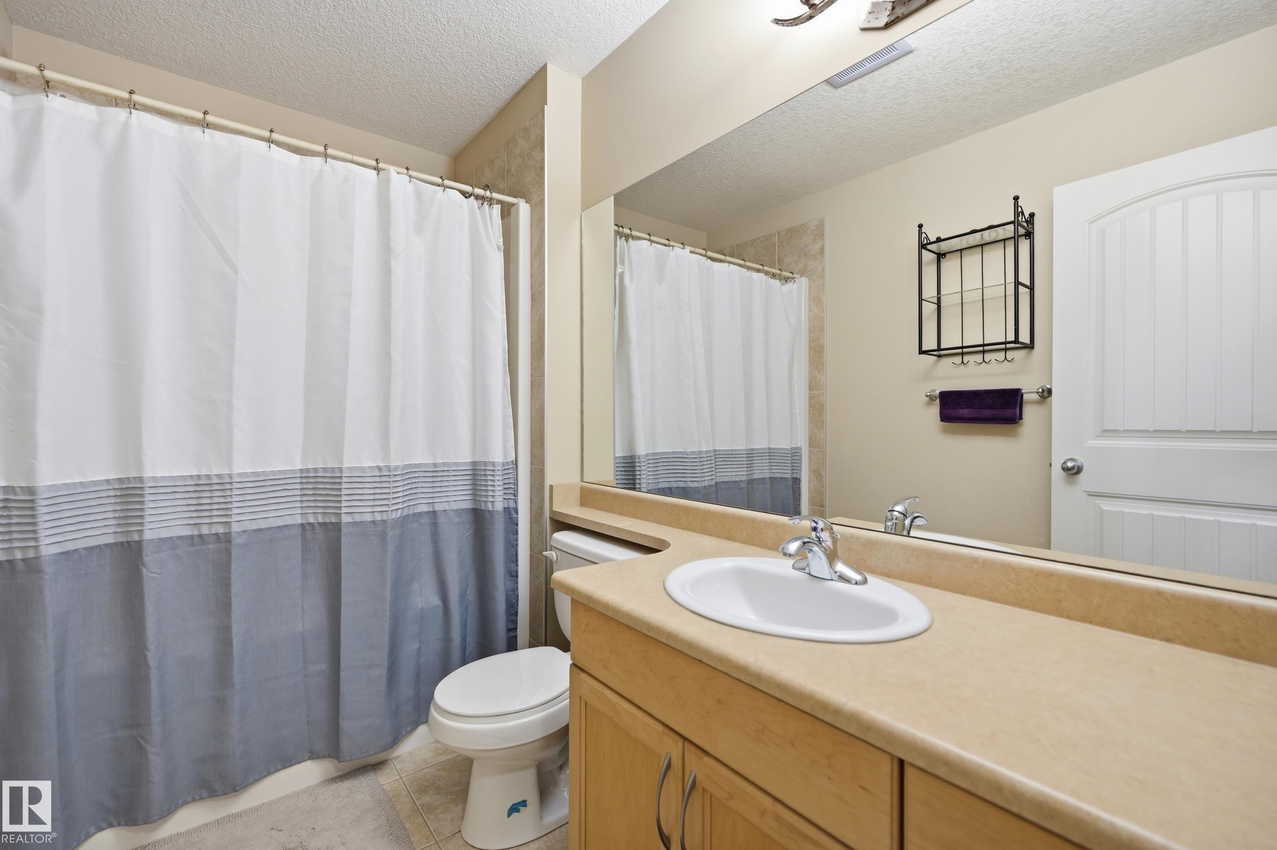 11337 76 Avenue Nw, Edmonton, AB - Indoor Photo Showing Bathroom