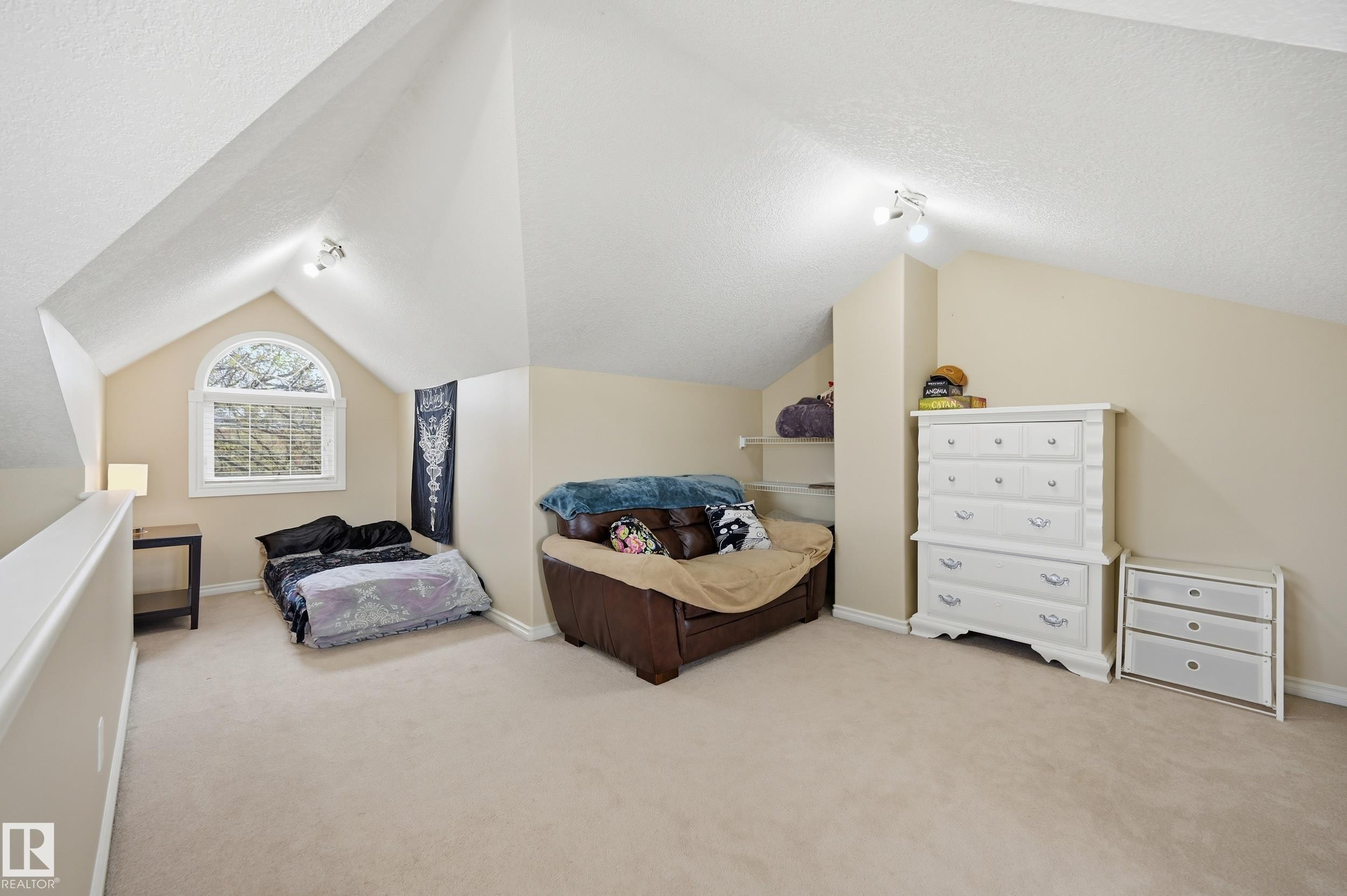 11337 76 Avenue Nw, Edmonton, AB - Indoor