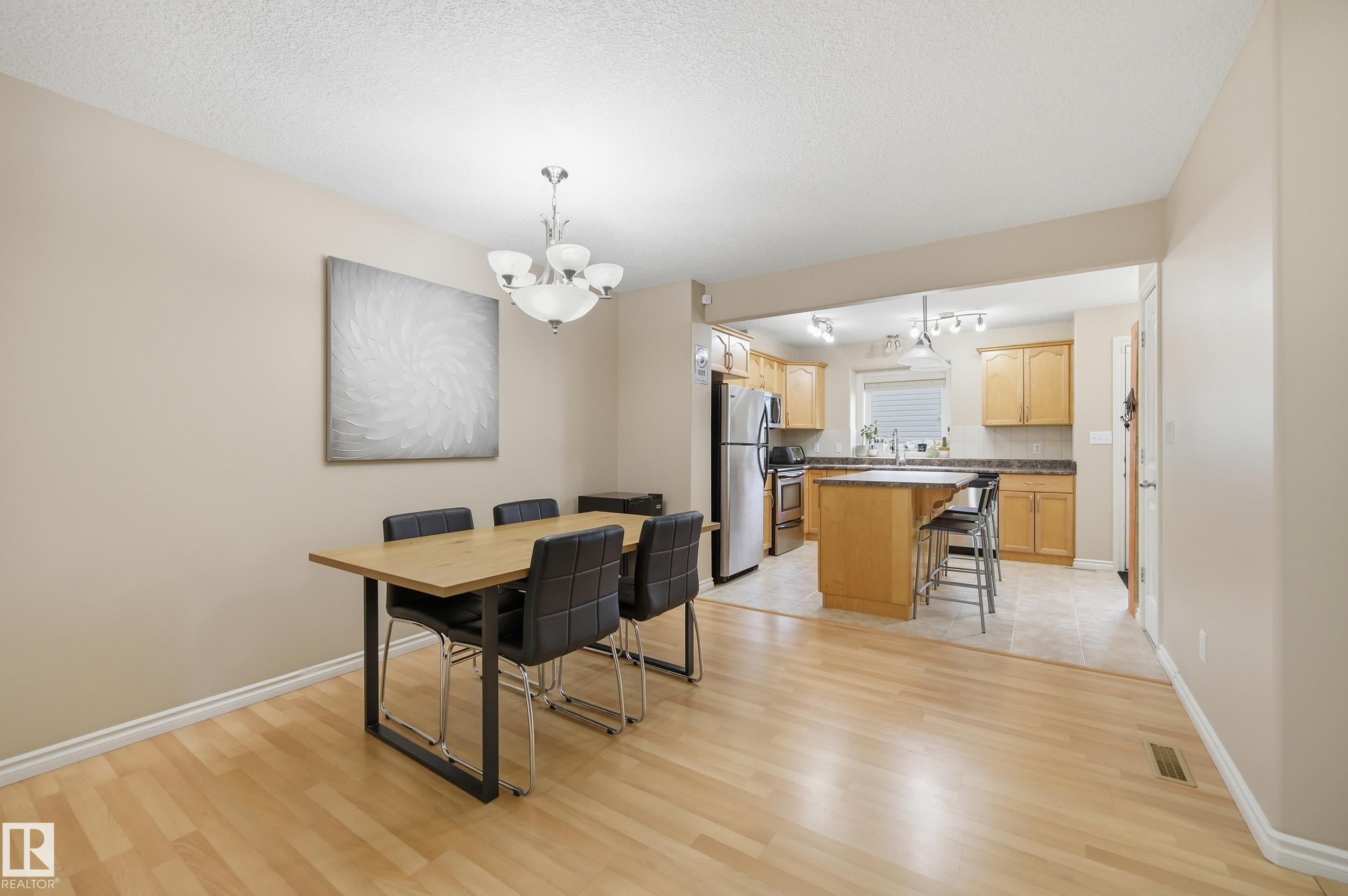 11337 76 Avenue Nw, Edmonton, AB - Indoor Photo Showing Dining Room