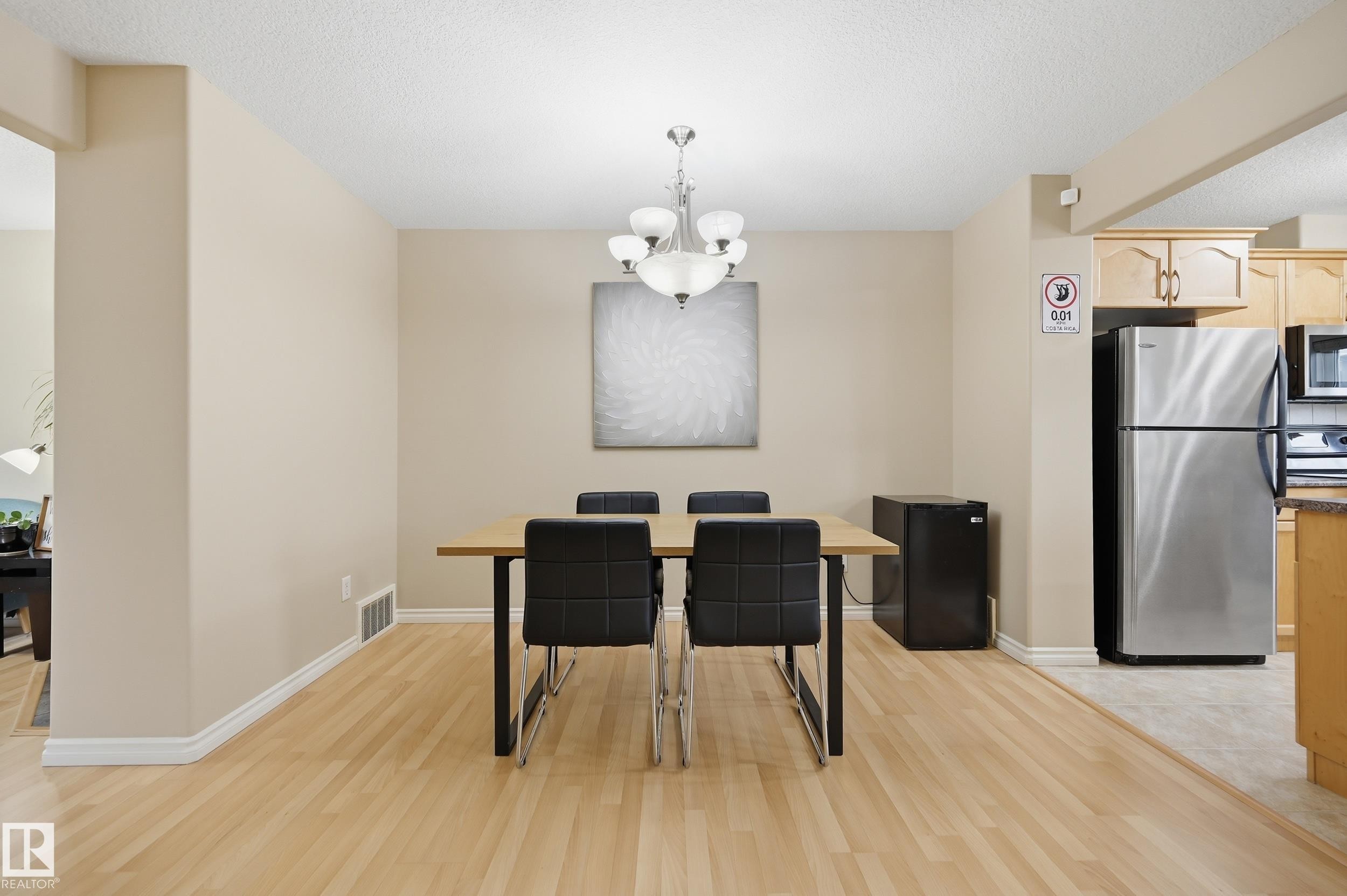 11337 76 Avenue Nw, Edmonton, AB - Indoor
