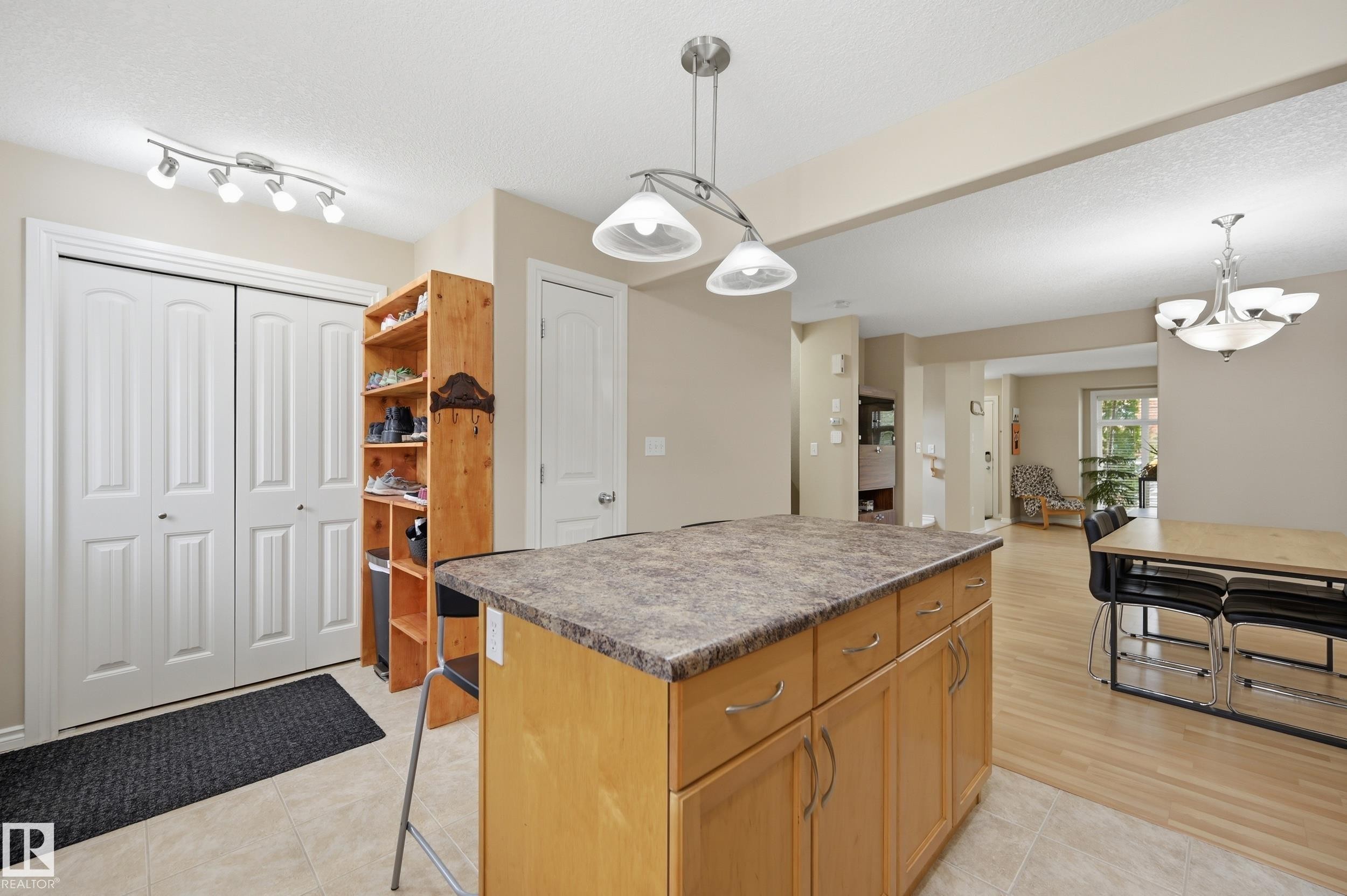 11337 76 Avenue Nw, Edmonton, AB - Indoor Photo Showing Kitchen