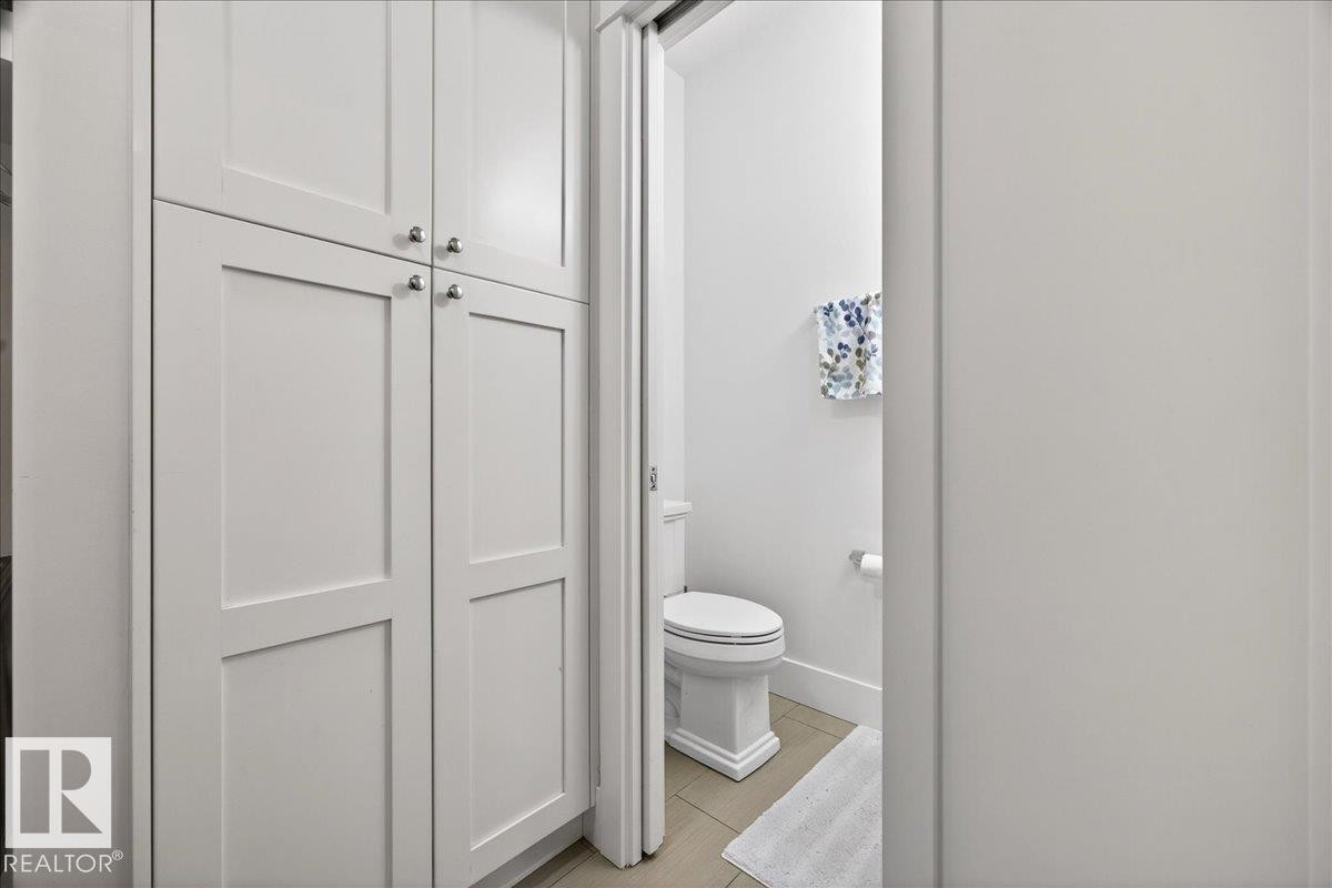 12620 106 Avenue, Edmonton, AB - Indoor Photo Showing Bathroom