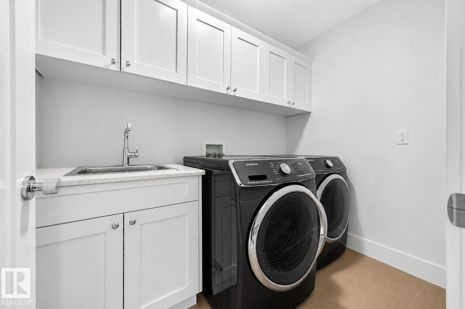 12620 106 Avenue, Edmonton, AB - Indoor Photo Showing Laundry Room