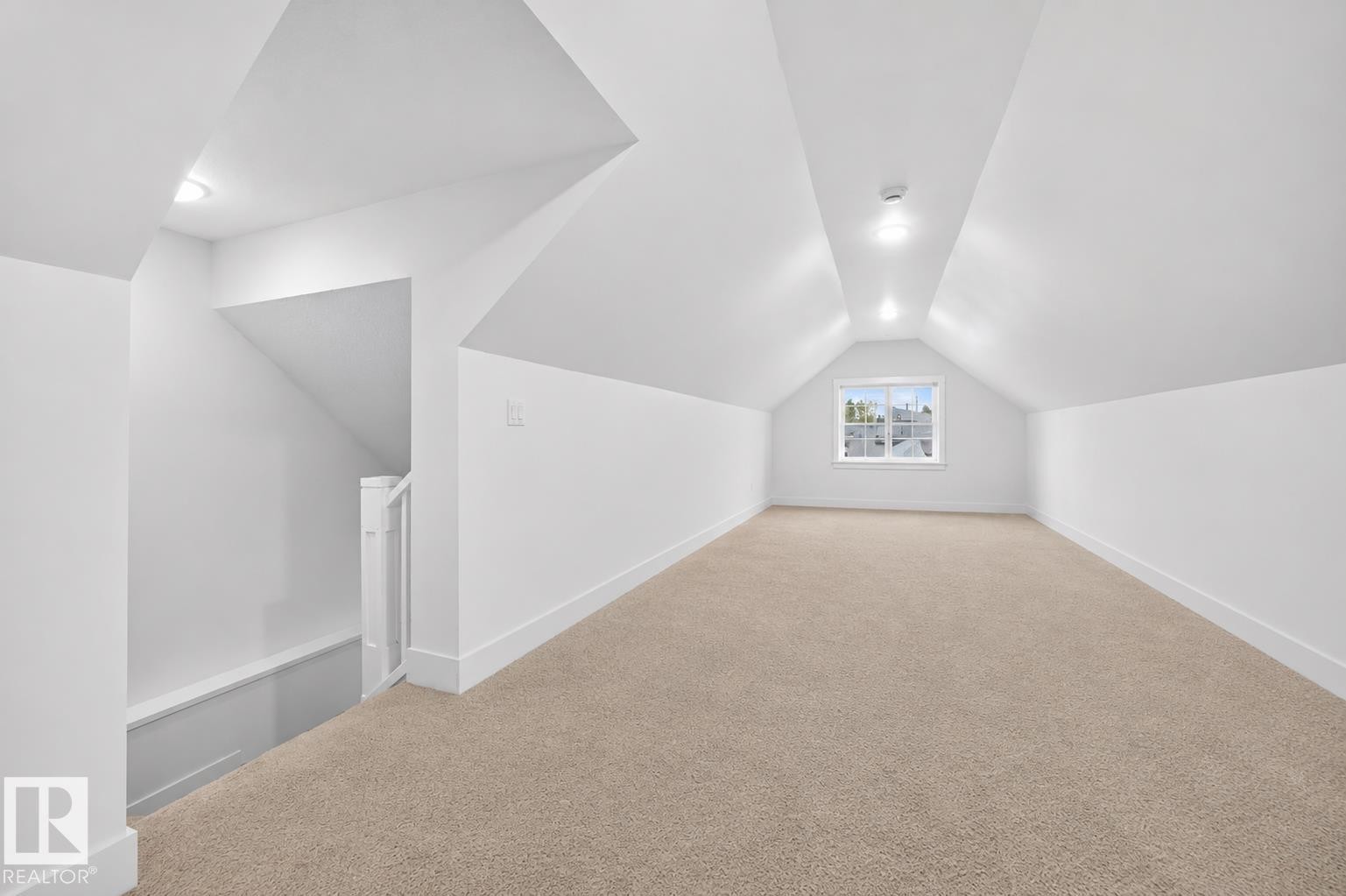 12620 106 Avenue, Edmonton, AB - Indoor Photo Showing Other Room