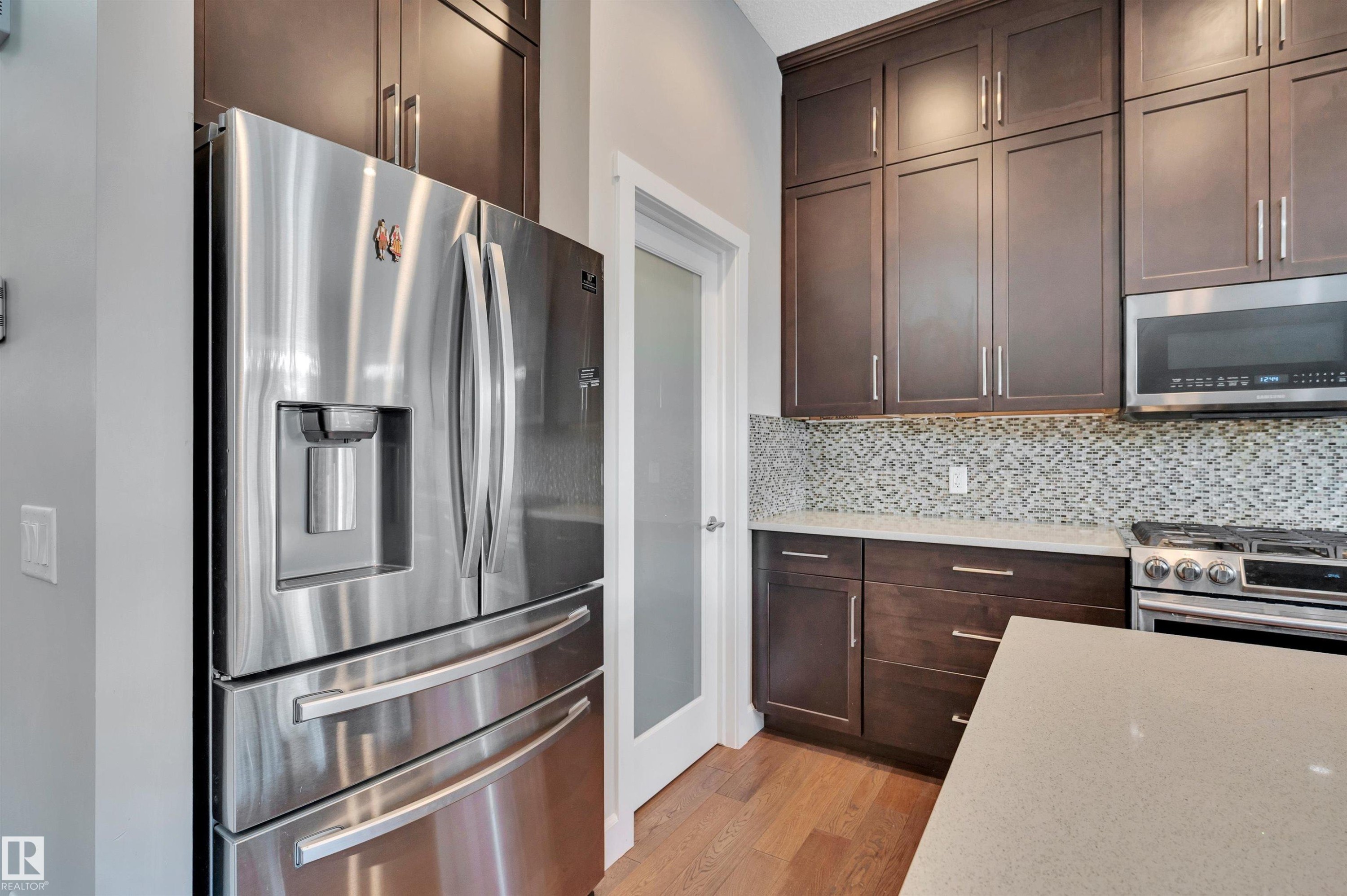 3 103 Allard Link, Edmonton, AB - Indoor Photo Showing Kitchen With Upgraded Kitchen