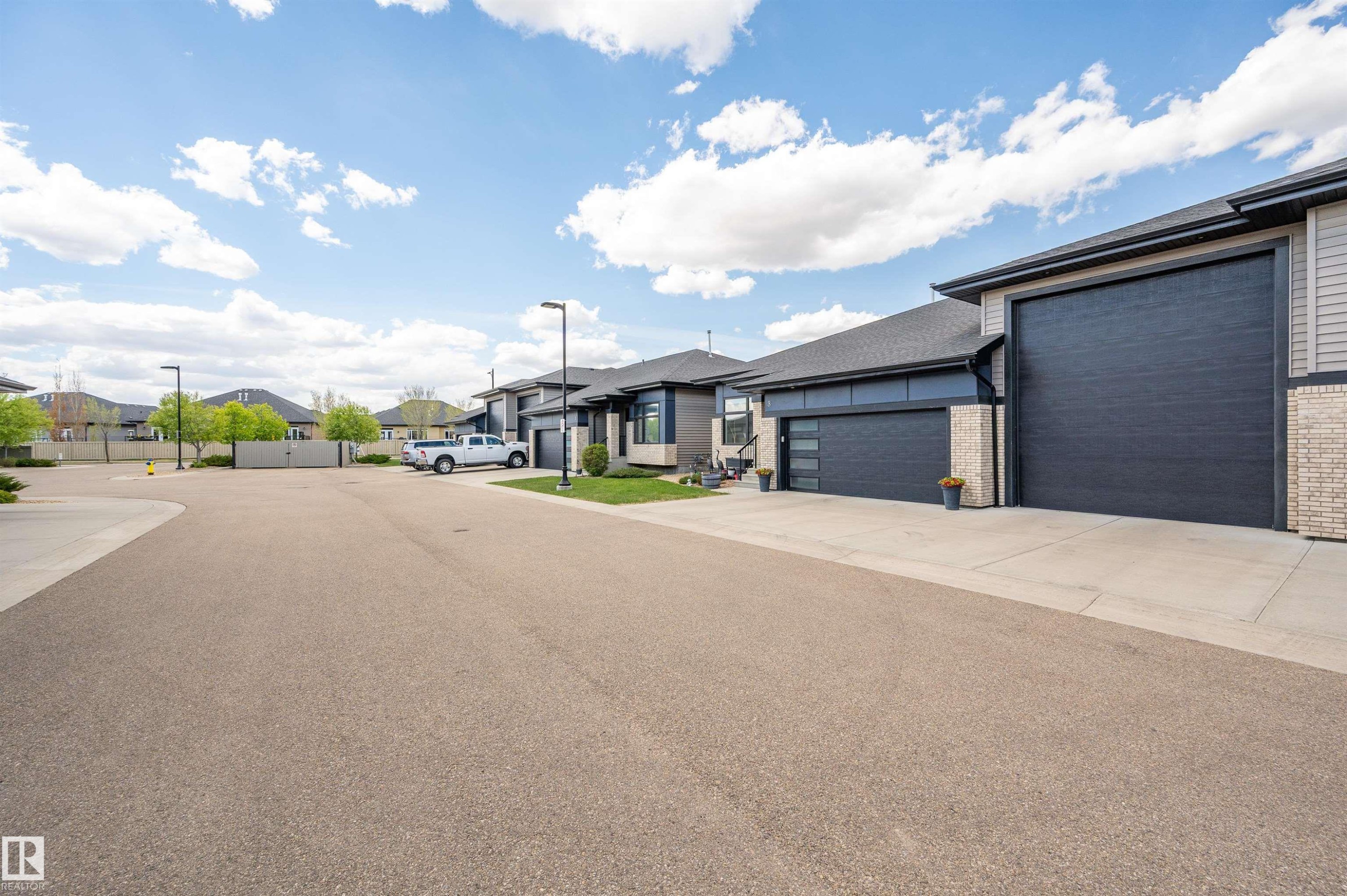 3 103 Allard Link, Edmonton, AB - Outdoor