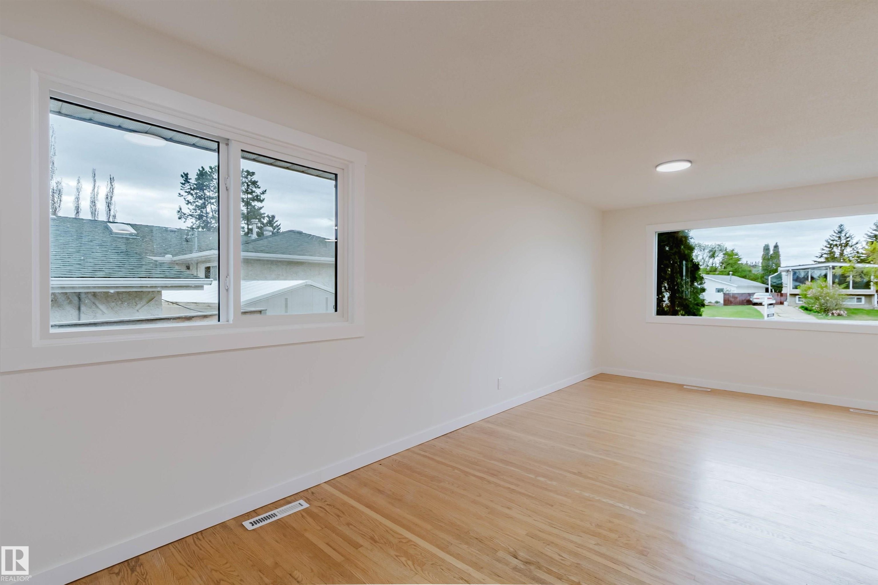 8311 160 Street, Edmonton, AB - Indoor