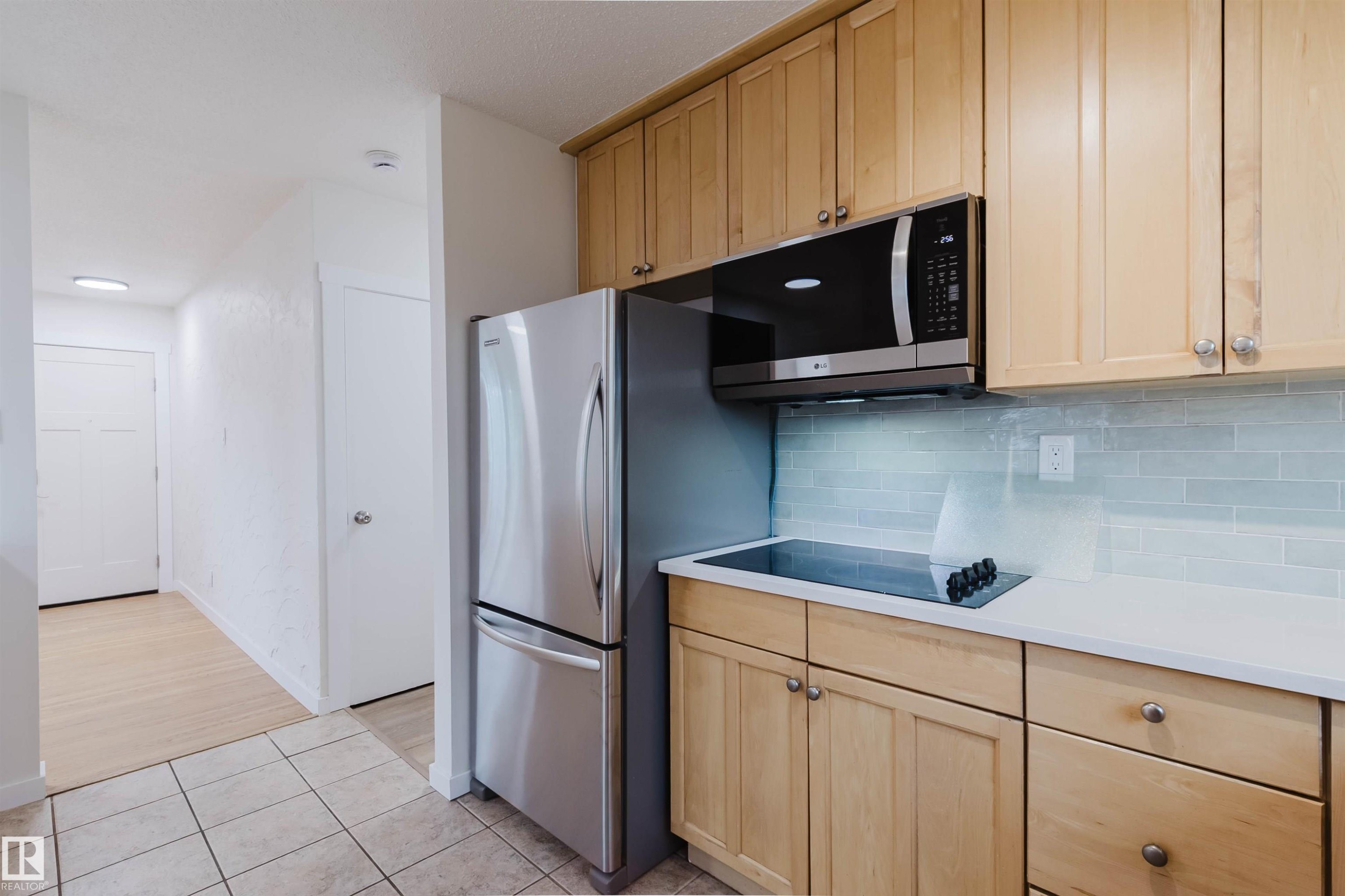 8311 160 Street, Edmonton, AB - Indoor Photo Showing Kitchen