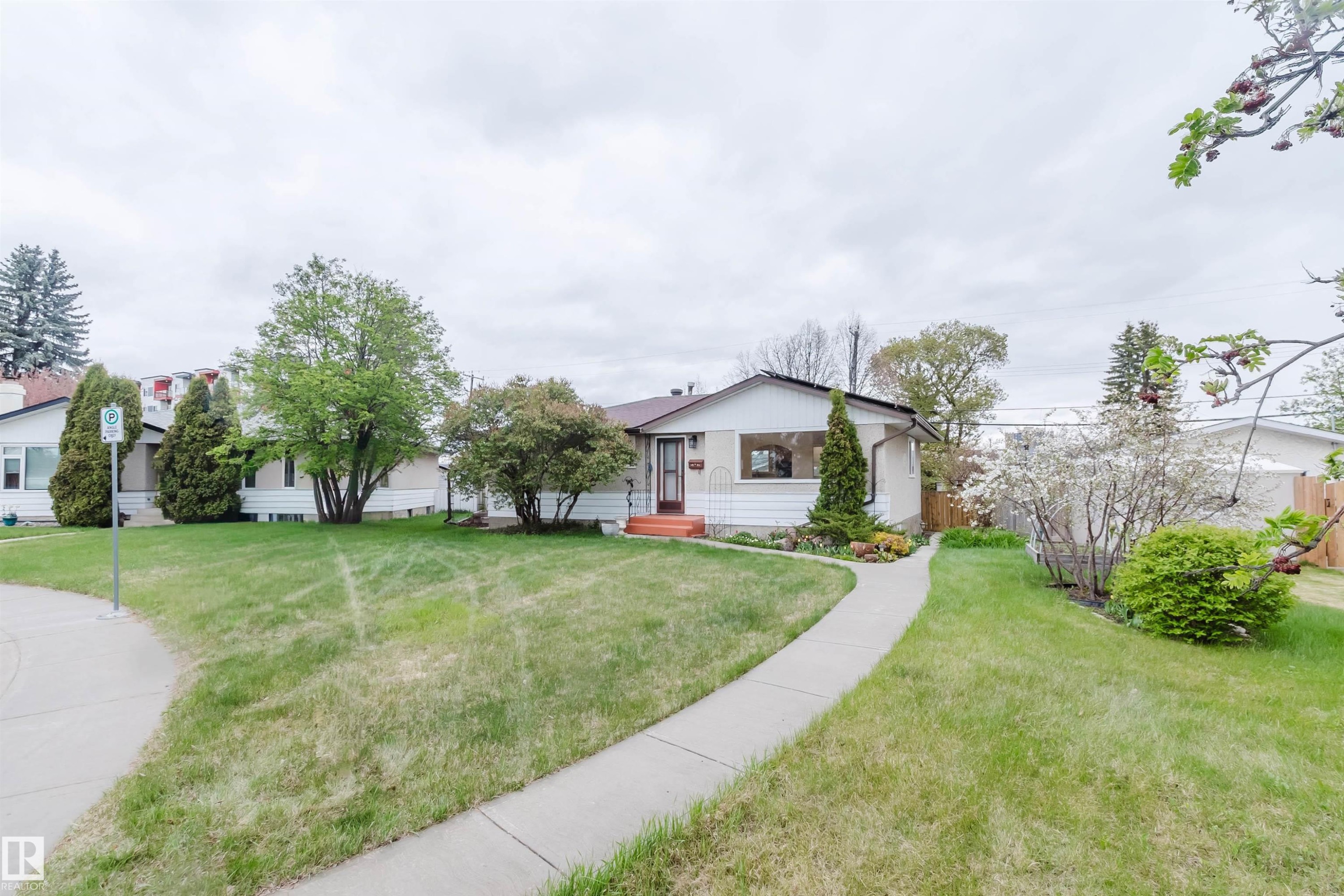 8311 160 Street, Edmonton, AB - Outdoor