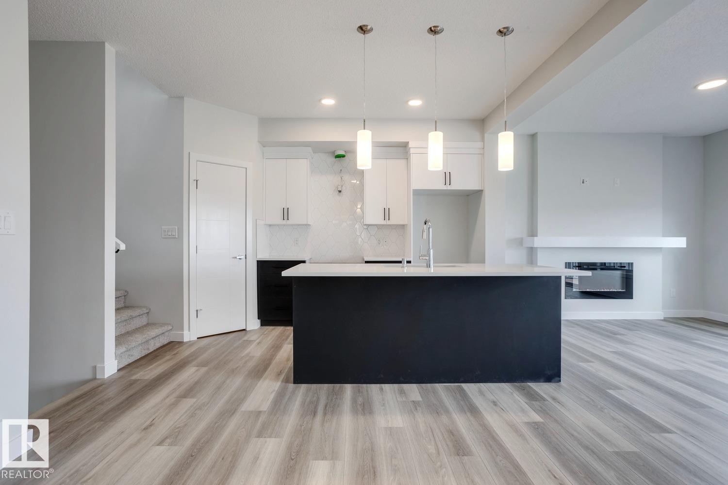 308 Brae Way, Leduc, AB - Indoor Photo Showing Kitchen