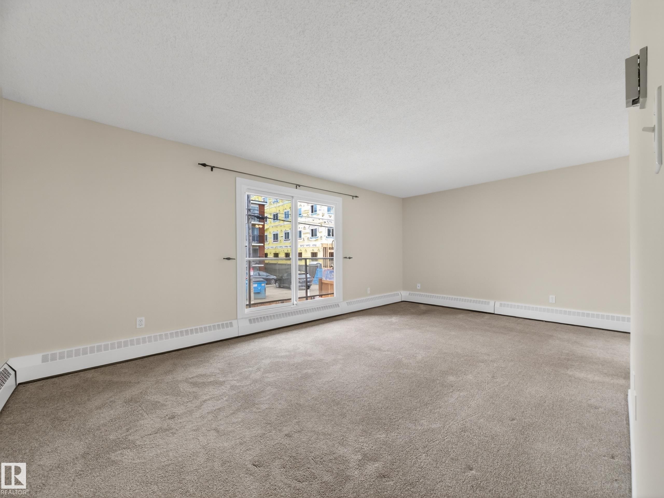 204 10731 84 Avenue, Edmonton, AB - Indoor