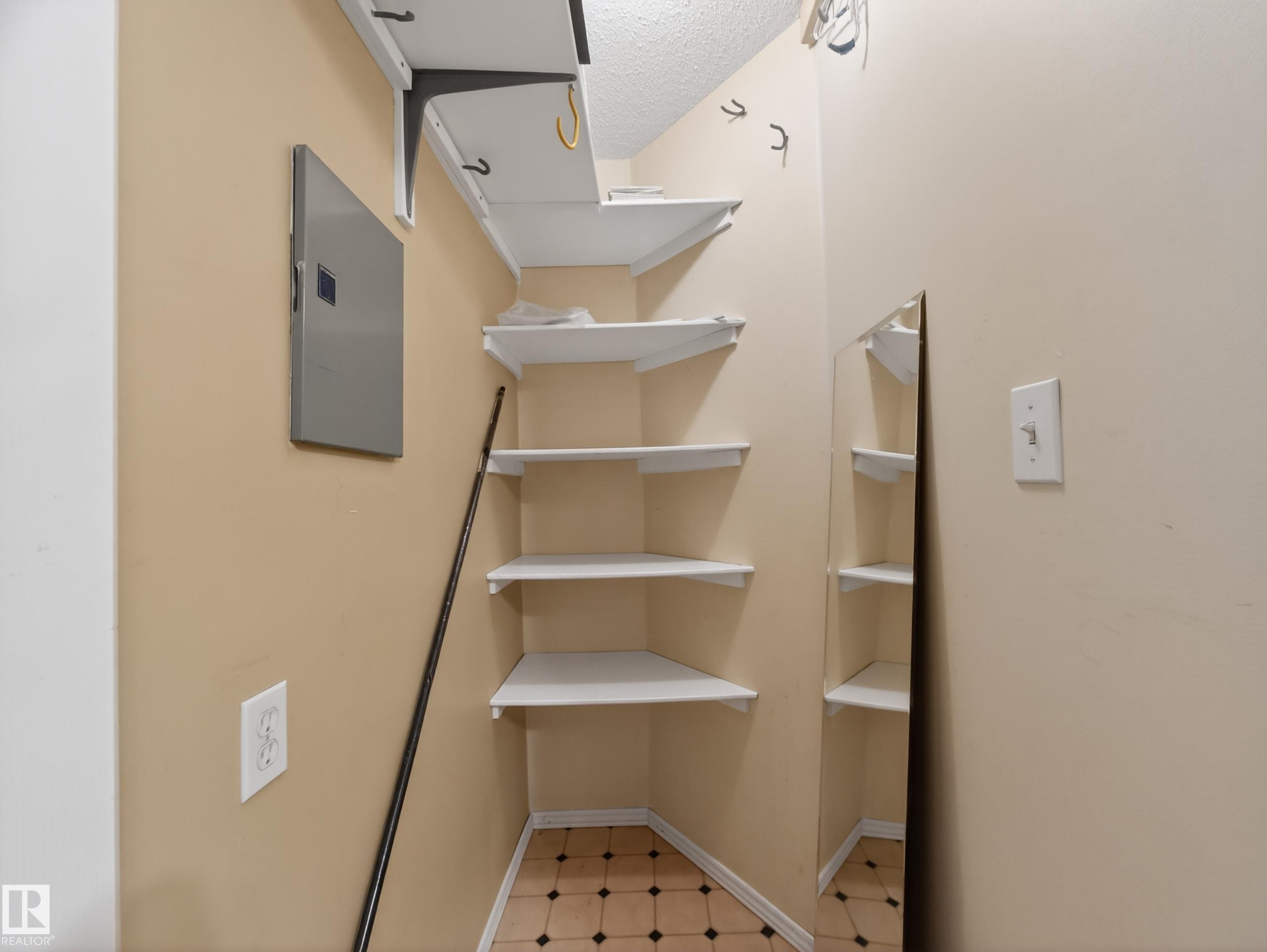 204 10731 84 Avenue, Edmonton, AB - Indoor With Storage