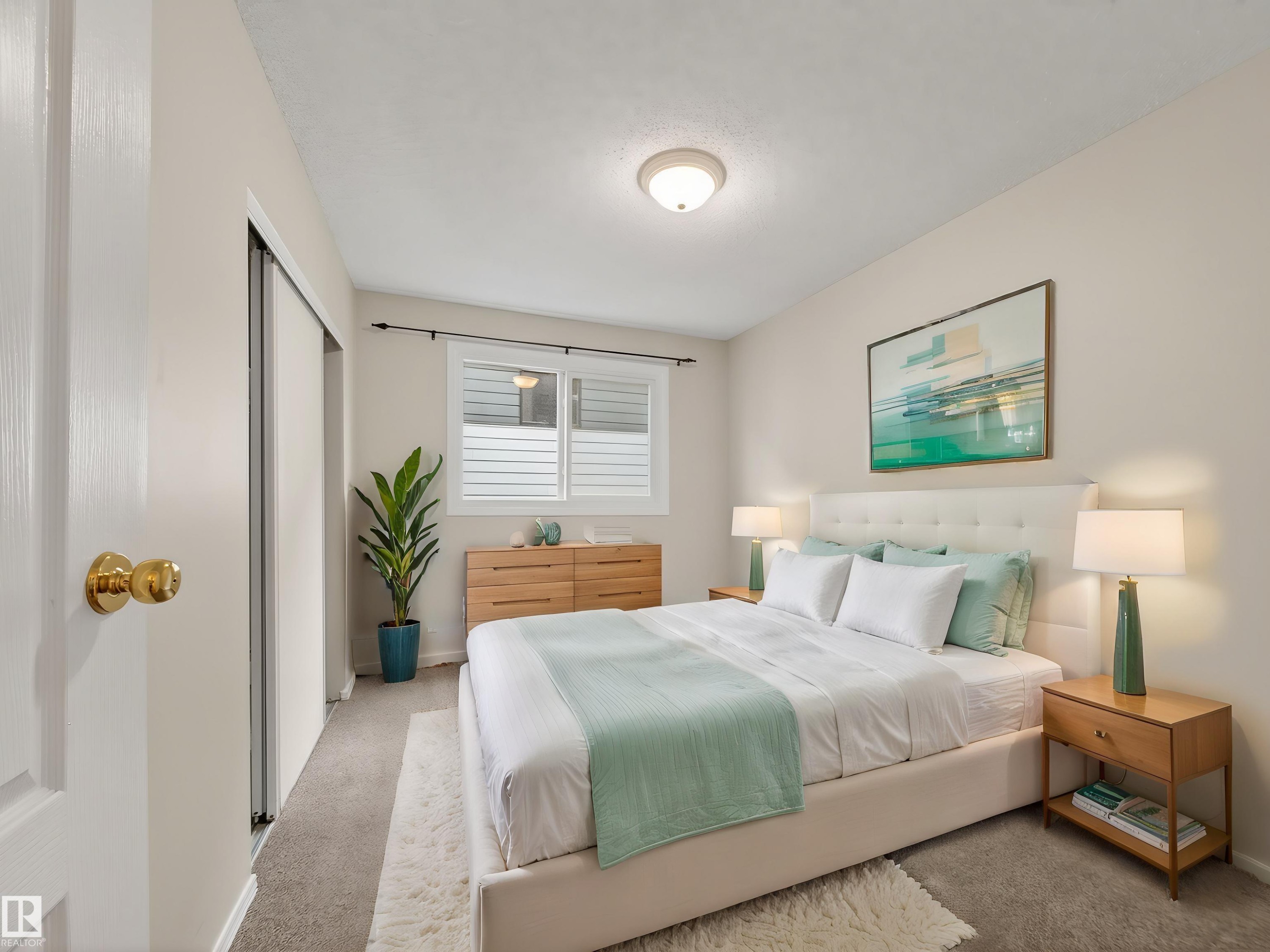 204 10731 84 Avenue, Edmonton, AB - Indoor Photo Showing Bedroom