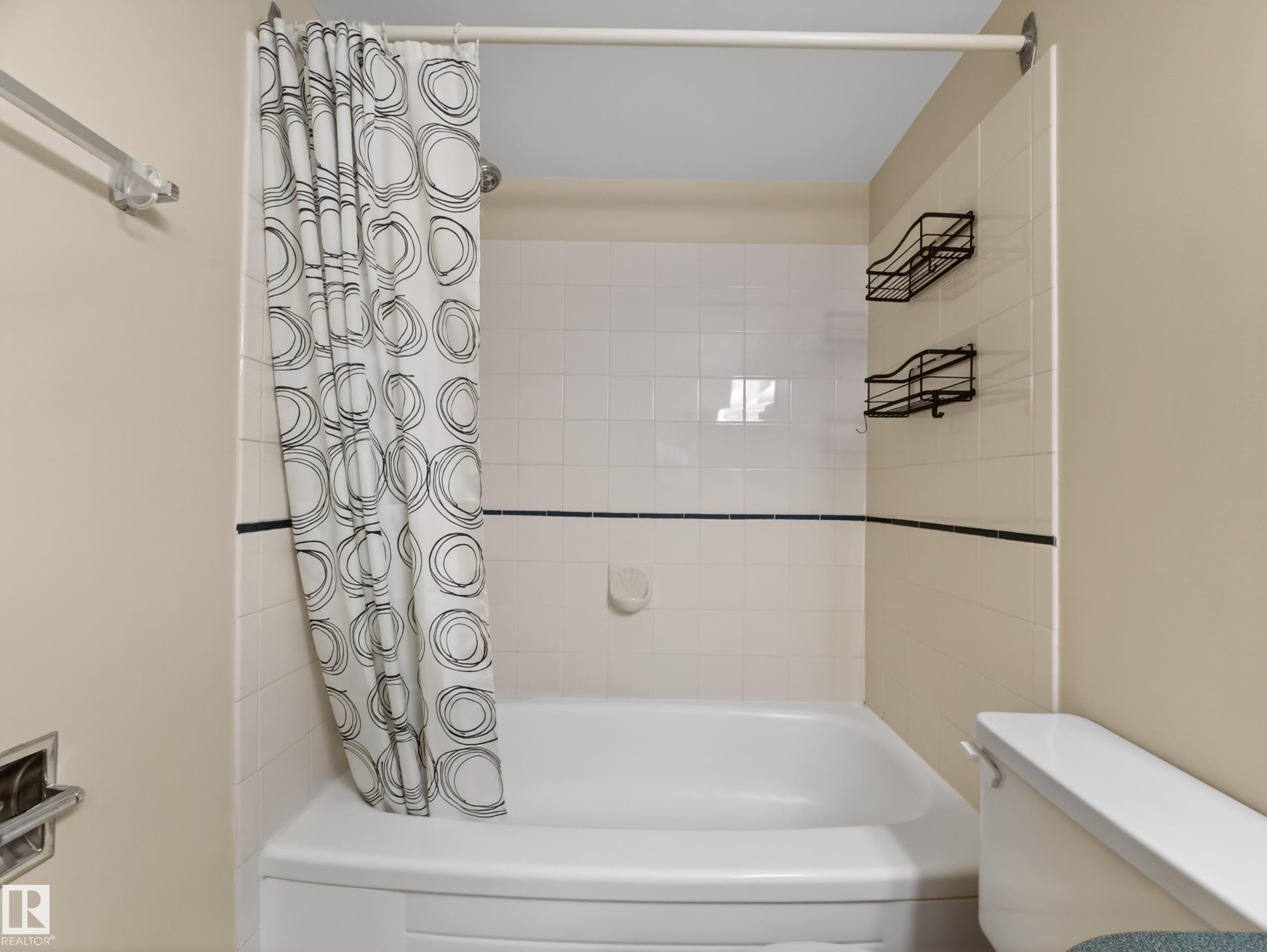 204 10731 84 Avenue, Edmonton, AB - Indoor