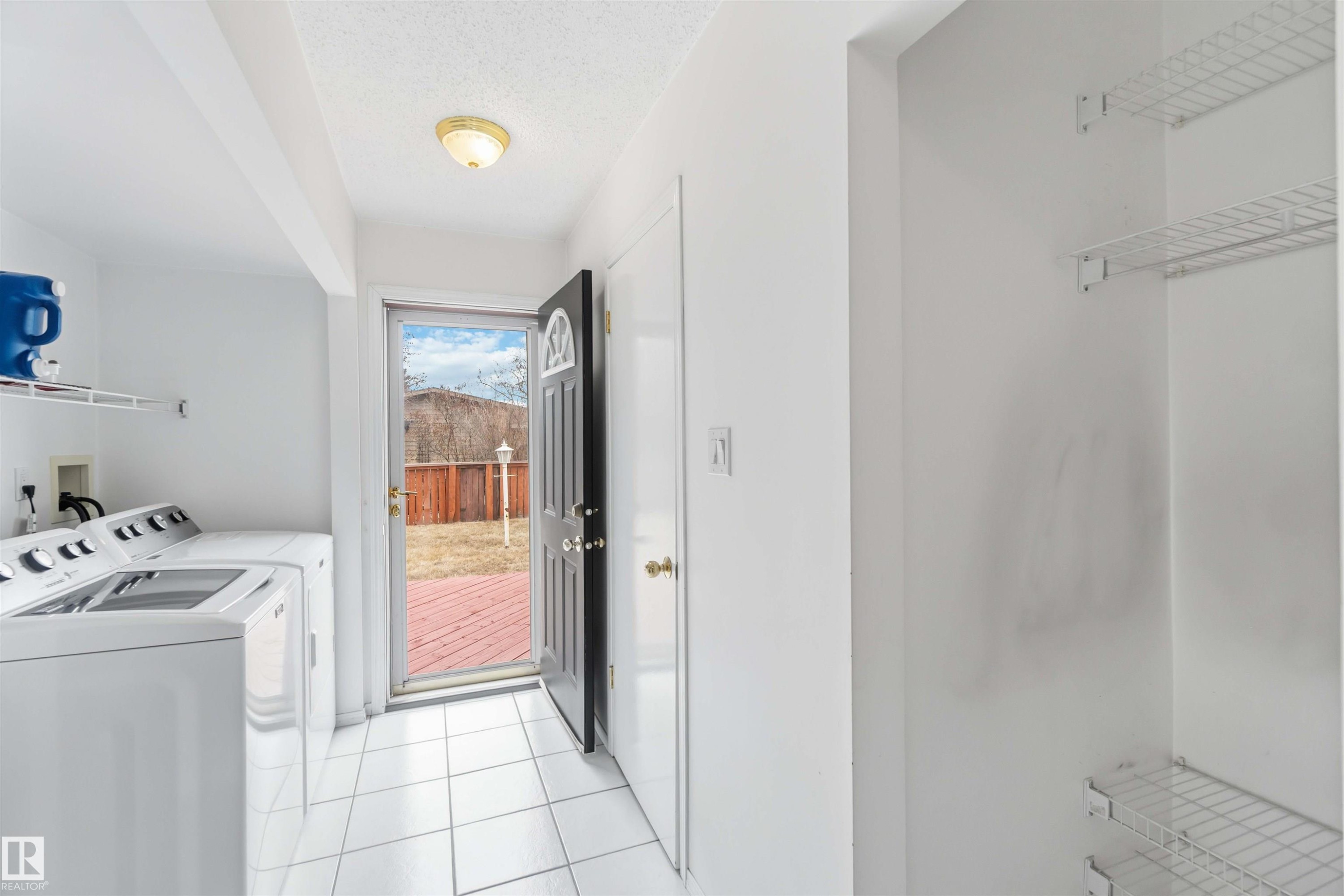 17919 94 Avenue, Edmonton, AB - Indoor Photo Showing Laundry Room