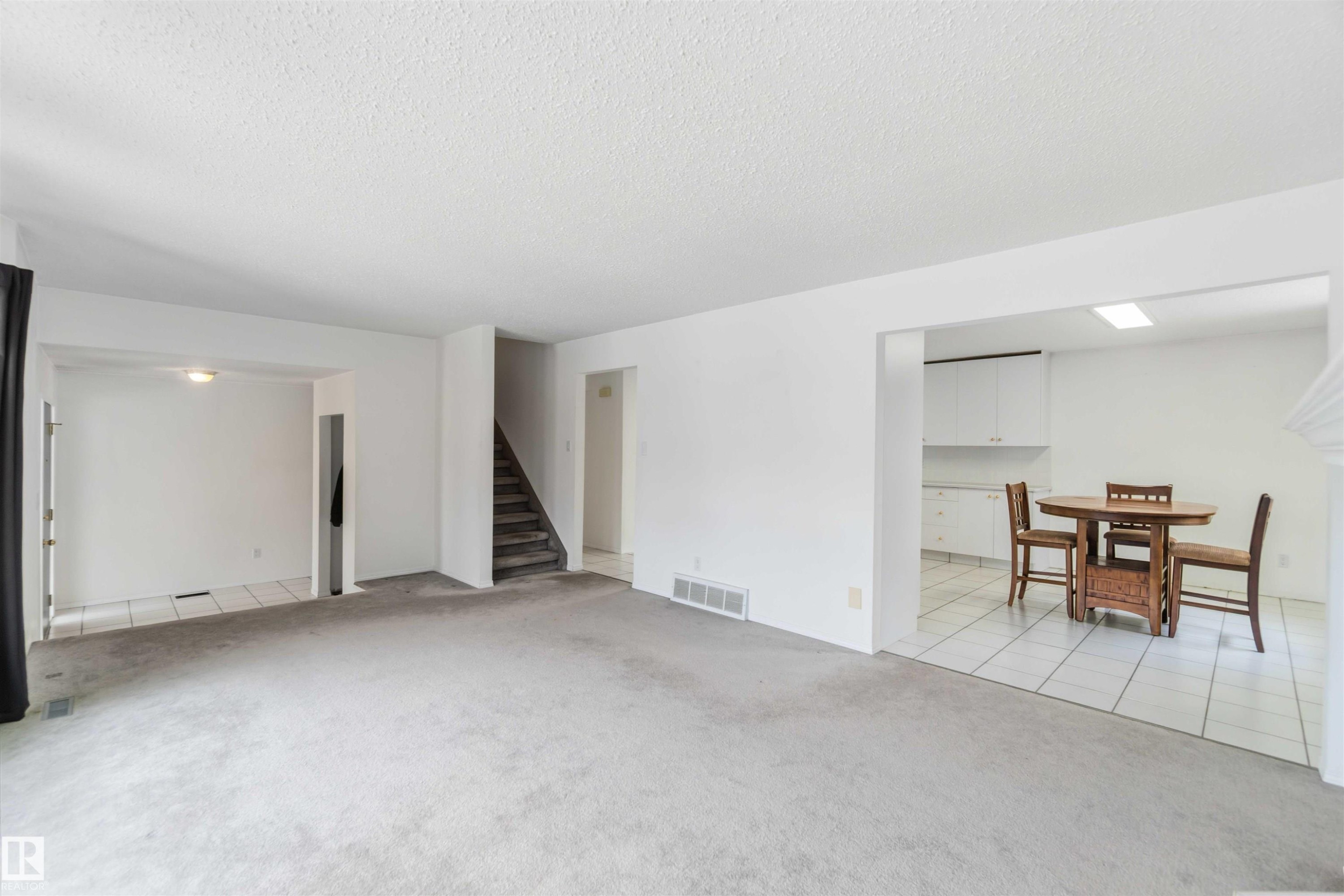 17919 94 Avenue, Edmonton, AB - Indoor Photo Showing Other Room