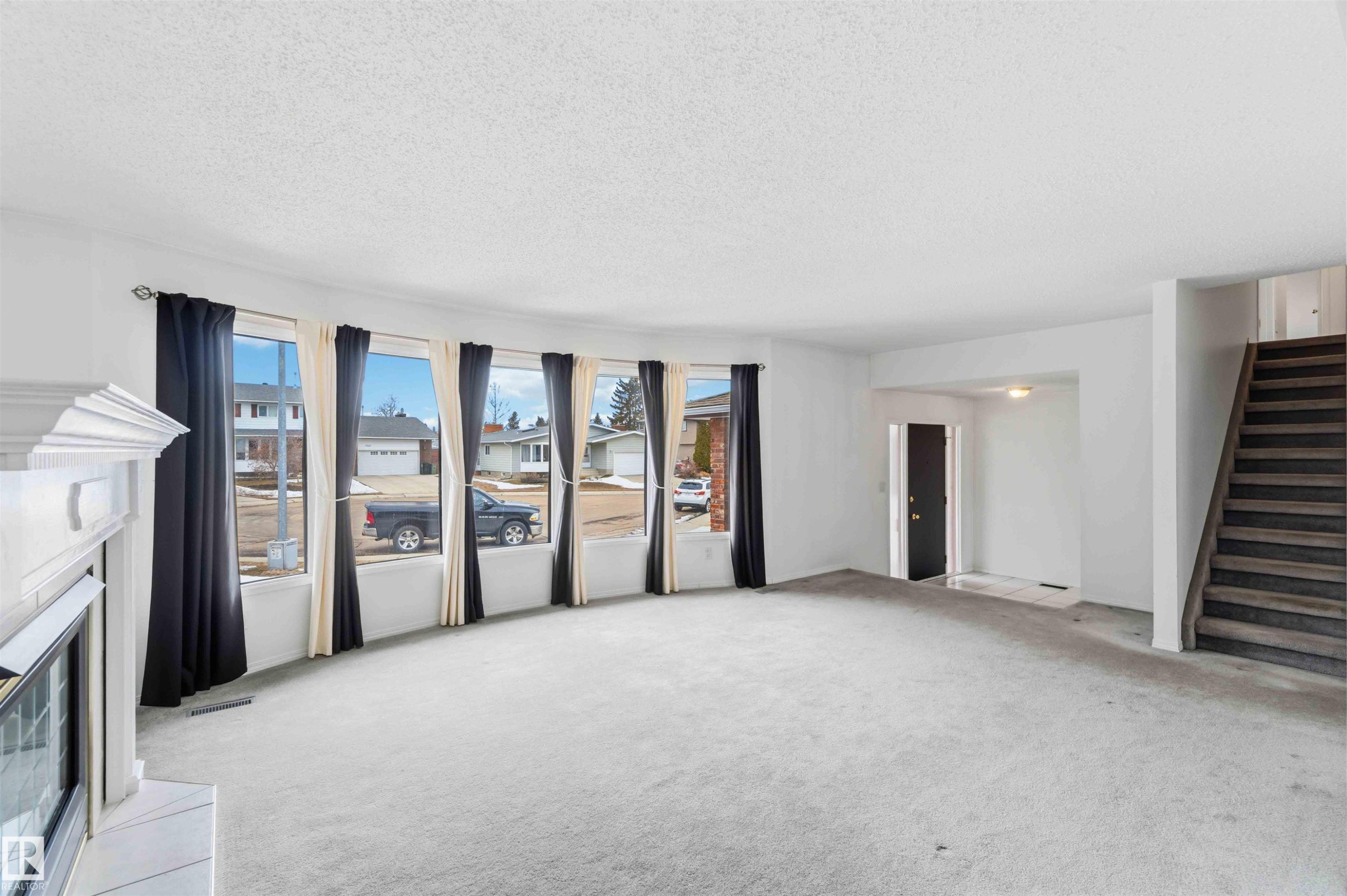 17919 94 Avenue, Edmonton, AB - Indoor Photo Showing Other Room