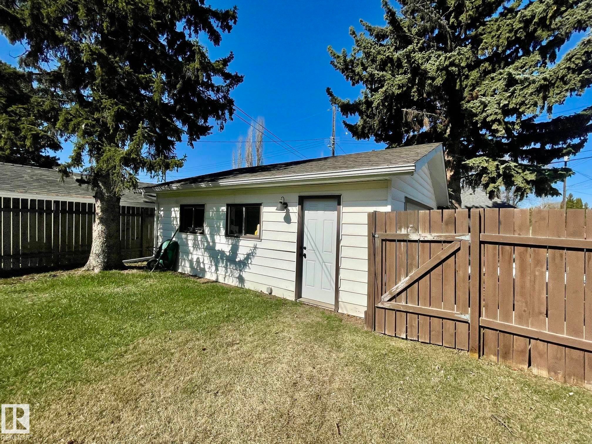 9650 86 Street, Edmonton, AB - Outdoor