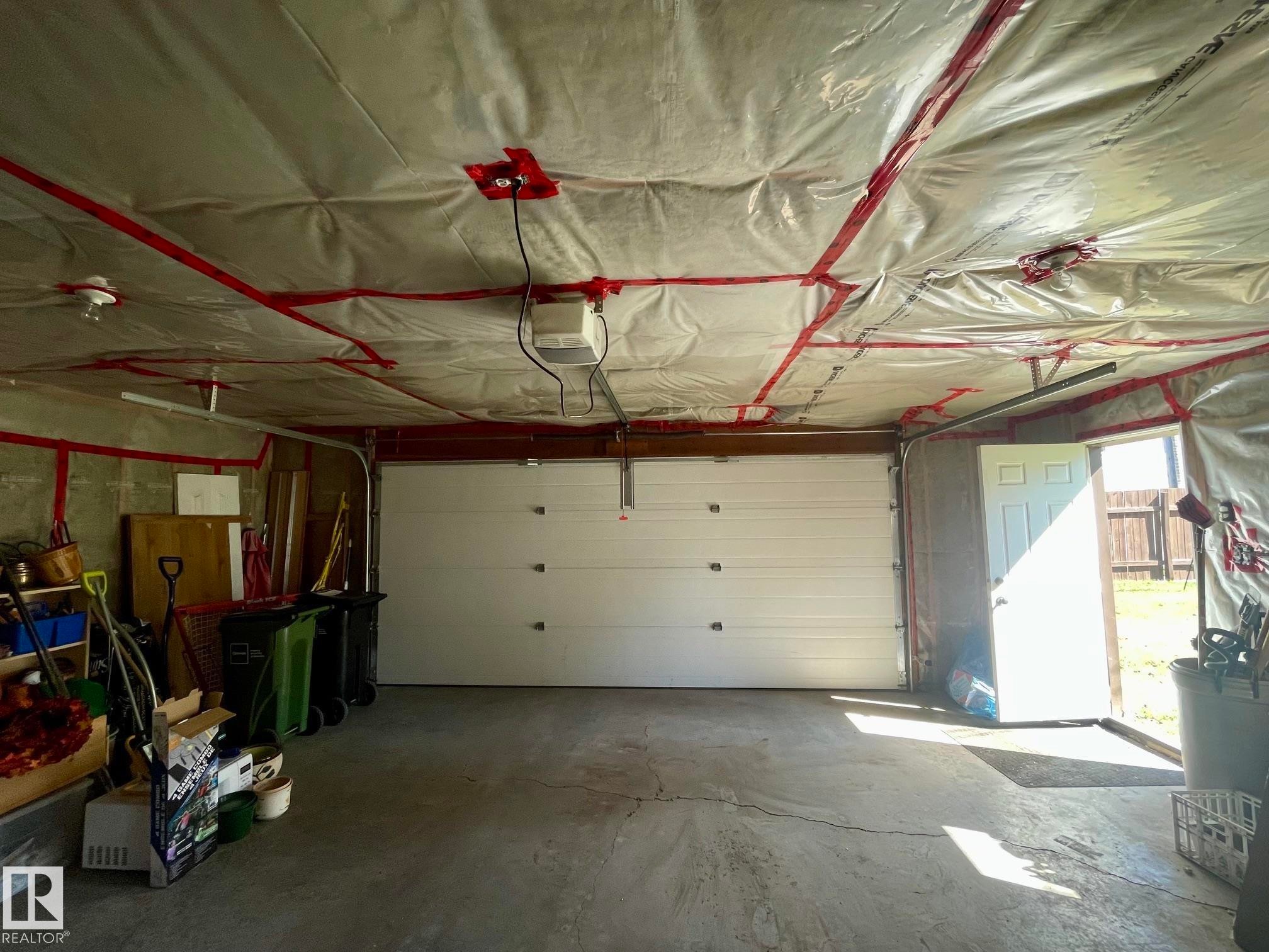 9650 86 Street, Edmonton, AB - Indoor Photo Showing Garage