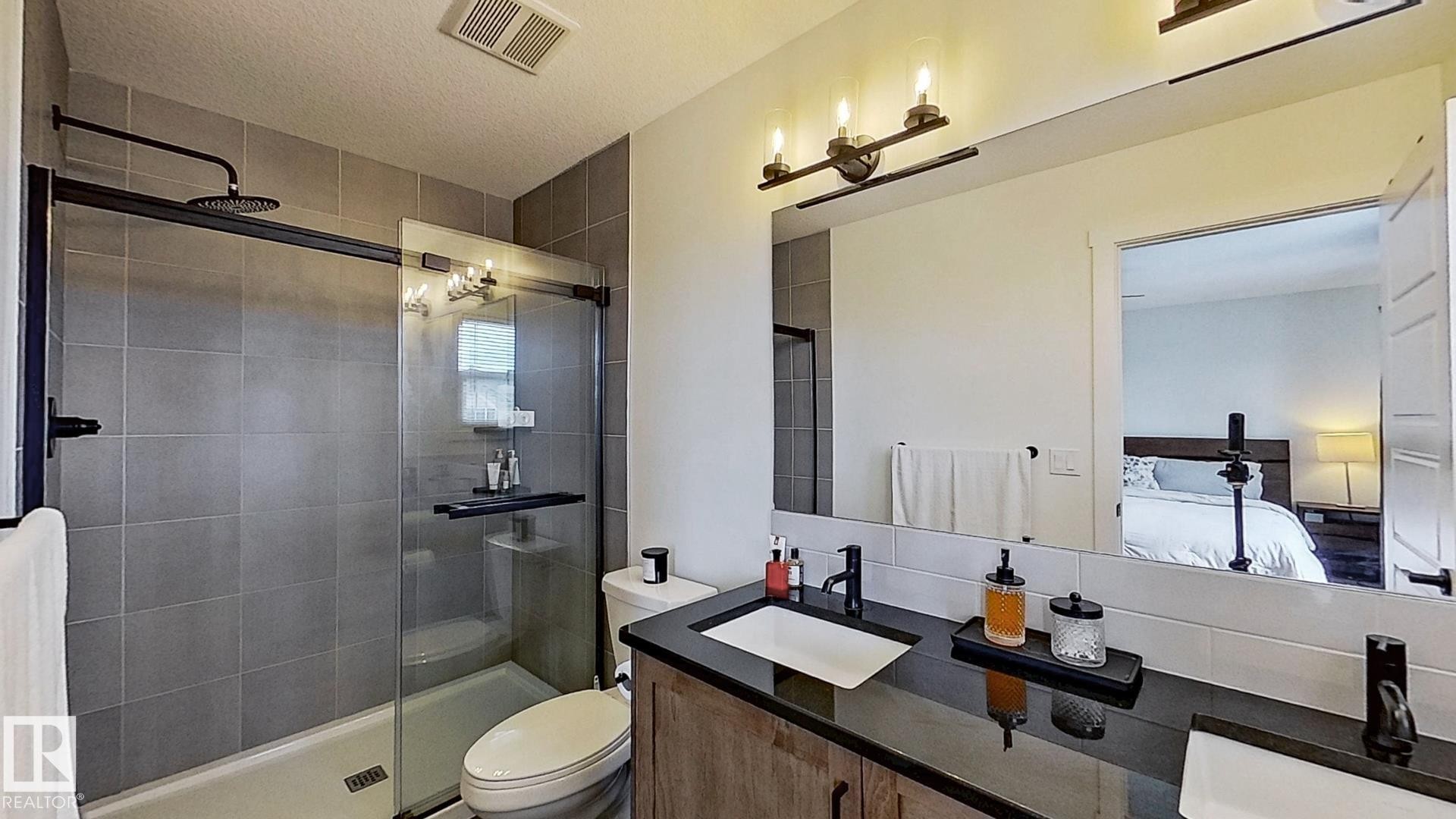 37 Emberside Link, Cochrane, AB - Indoor Photo Showing Bathroom