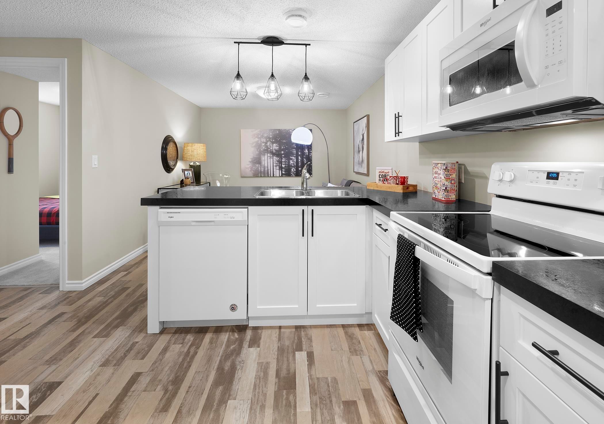 5106 Lark Crescent, Edmonton, AB