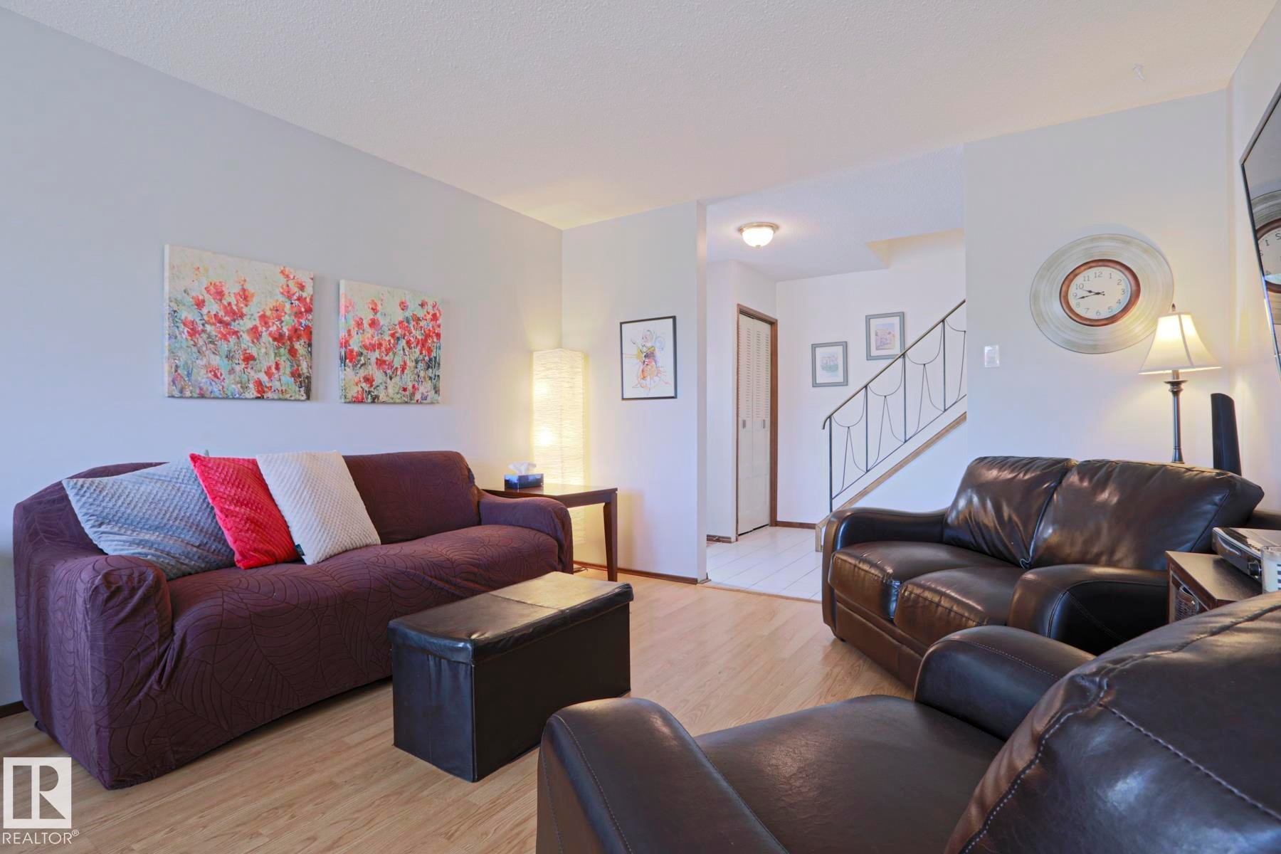 9324 80 Avenue, Edmonton, AB - Indoor Photo Showing Living Room