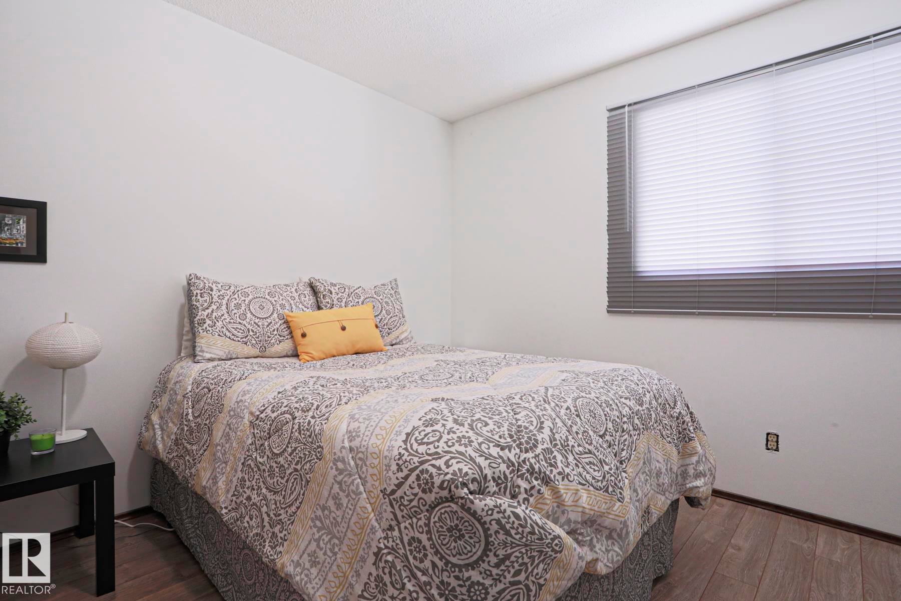 9324 80 Avenue, Edmonton, AB - Indoor Photo Showing Bedroom