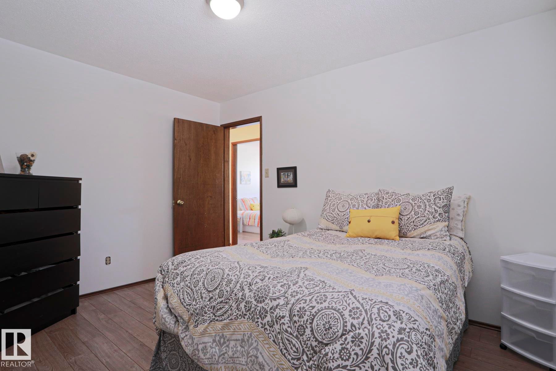 9324 80 Avenue, Edmonton, AB - Indoor Photo Showing Bedroom