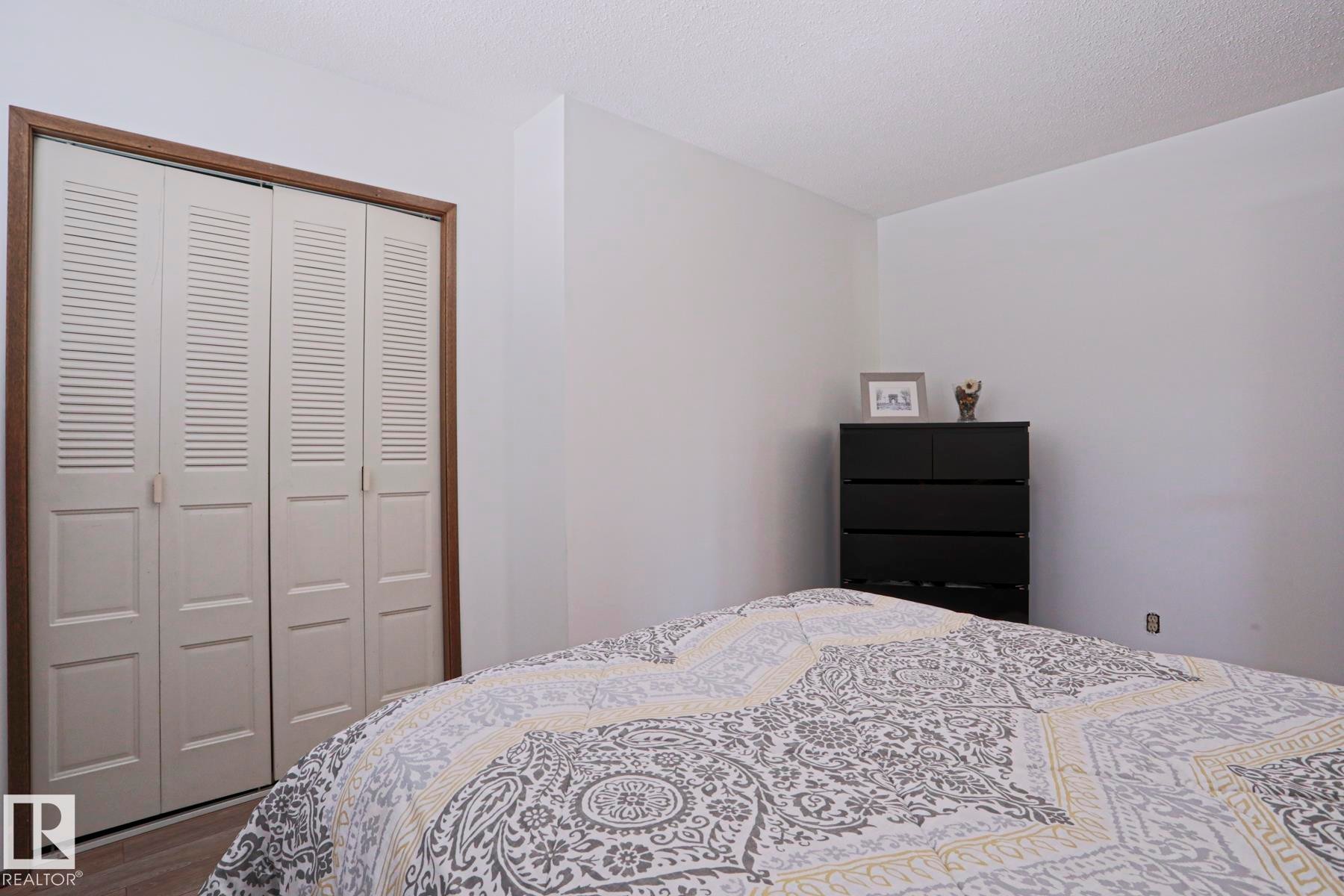 9324 80 Avenue, Edmonton, AB - Indoor Photo Showing Bedroom